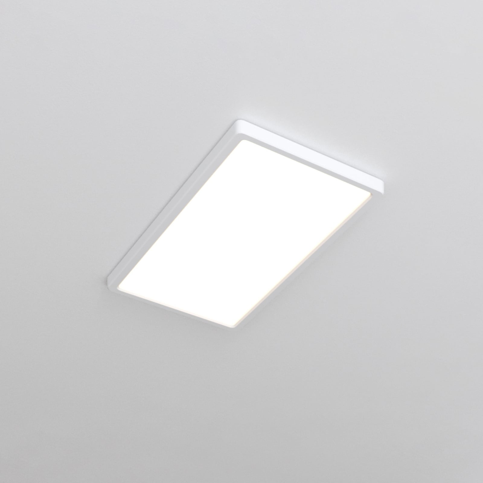 LED taklampe Harlow Smart dimbar CCT RGB IP54 hvit forfra
