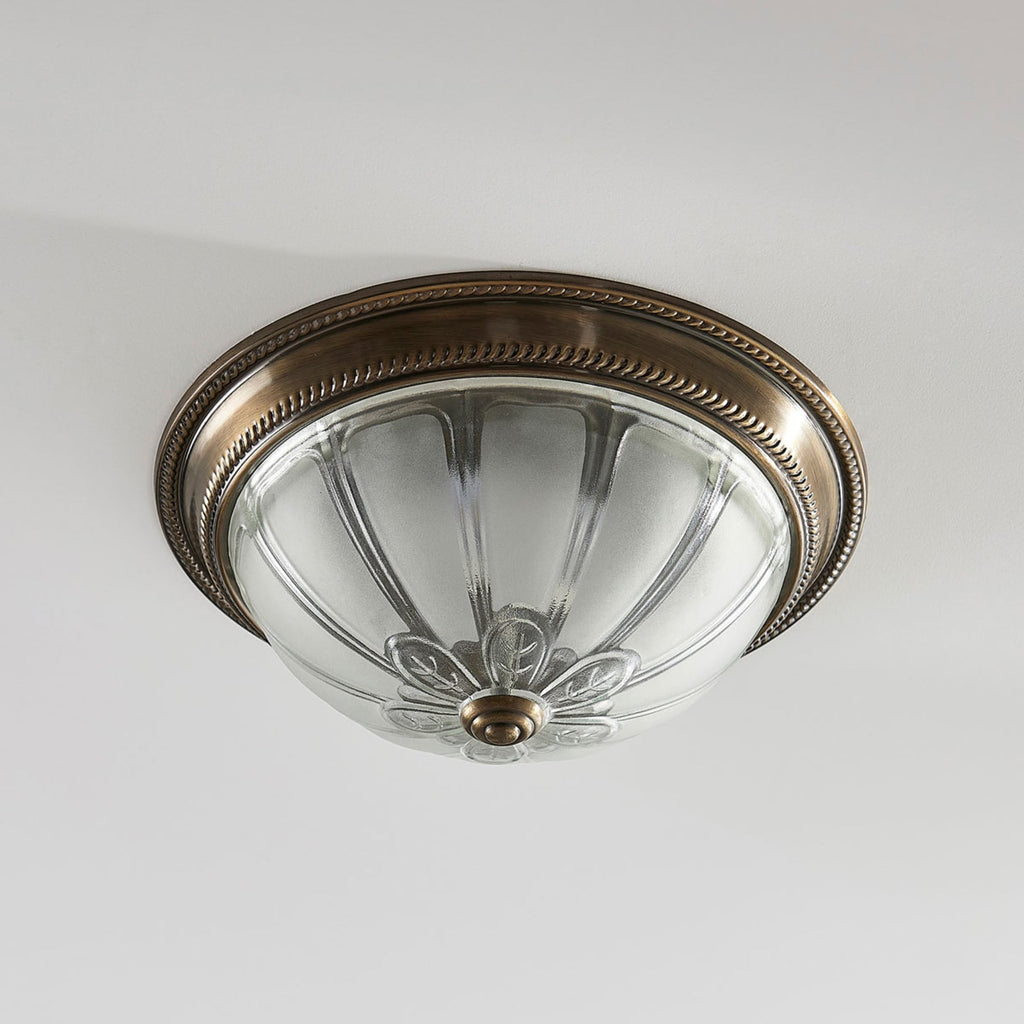 LED taklampe Henja dimbar antikk messing glass lysdetalj