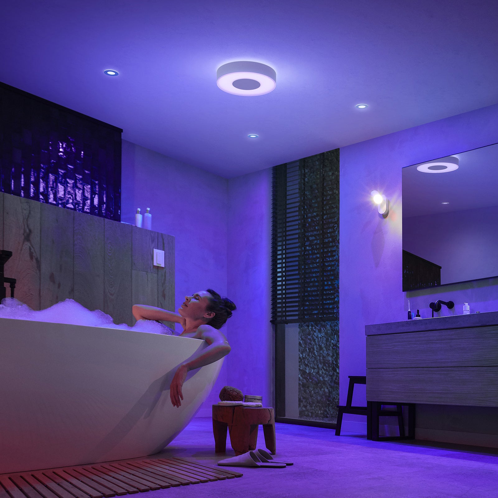 LED taklampe Hue Xamento dimbar RGB CCT detalj av lampe