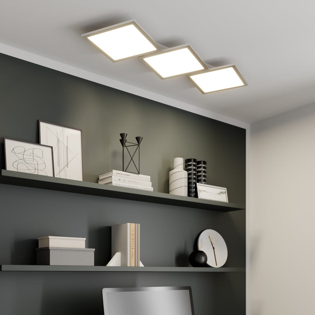 Bakside av LED taklampe Ilira 3-lys sølv CCT dimbar med fjernkontroll