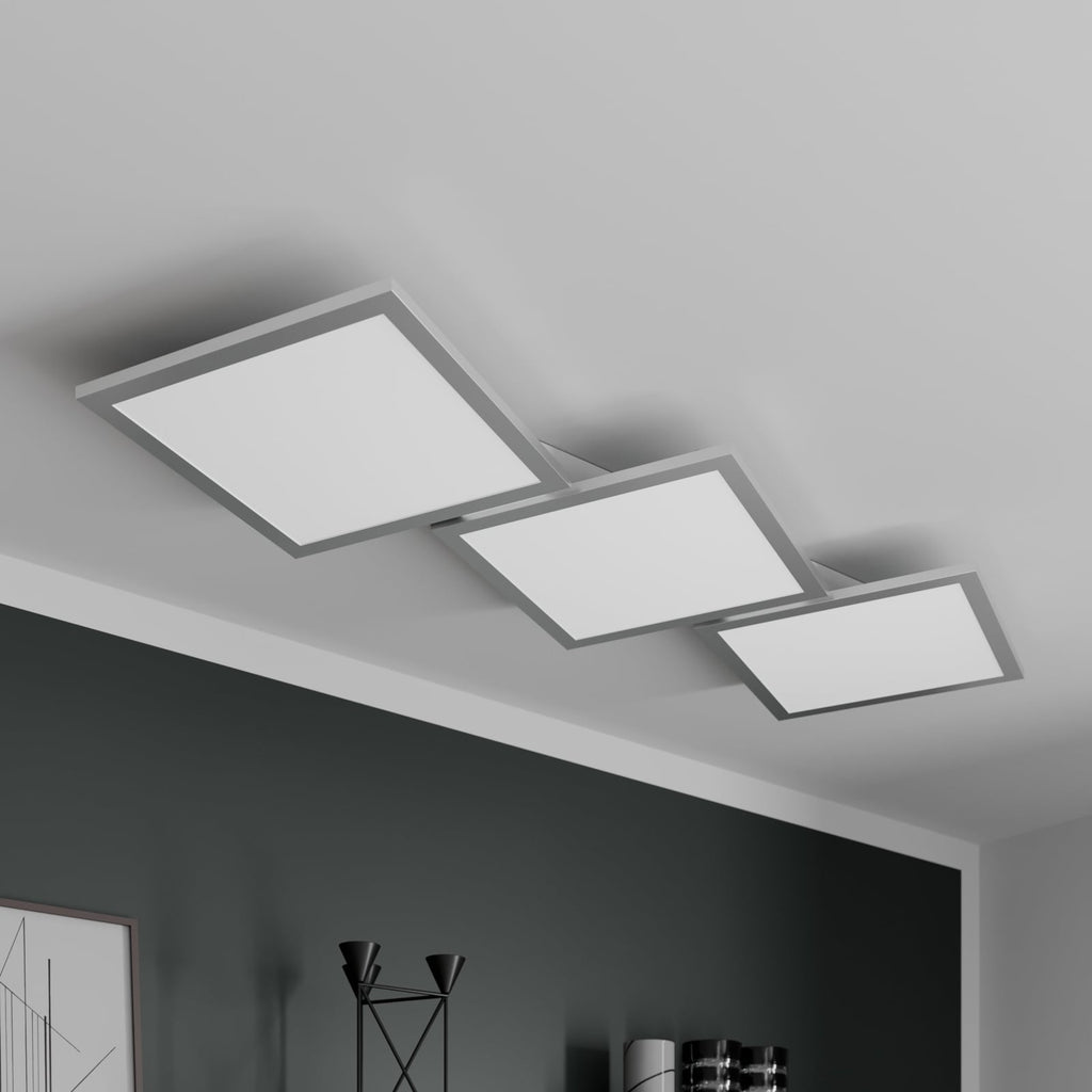 Detaljbilde av LED taklampe Ilira 3-lys sølv CCT dimbar med fjernkontroll