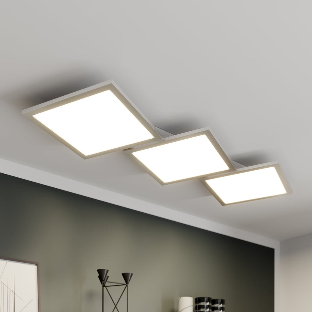 LED taklampe Ilira 3-lys sølv CCT dimbar med fjernkontroll forfra