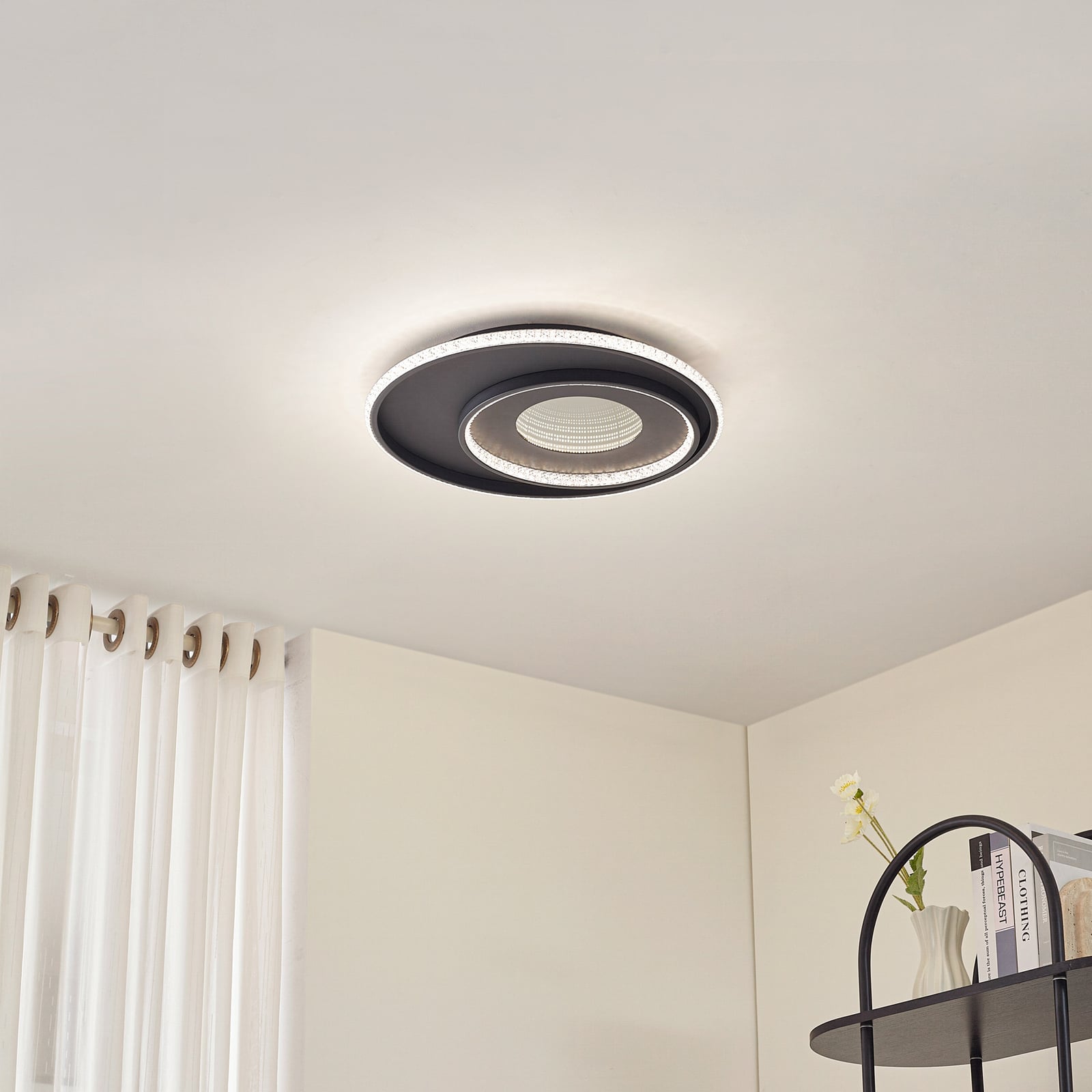 LED taklampe Inessa dimbar CCT svart Ø51 cm bakside