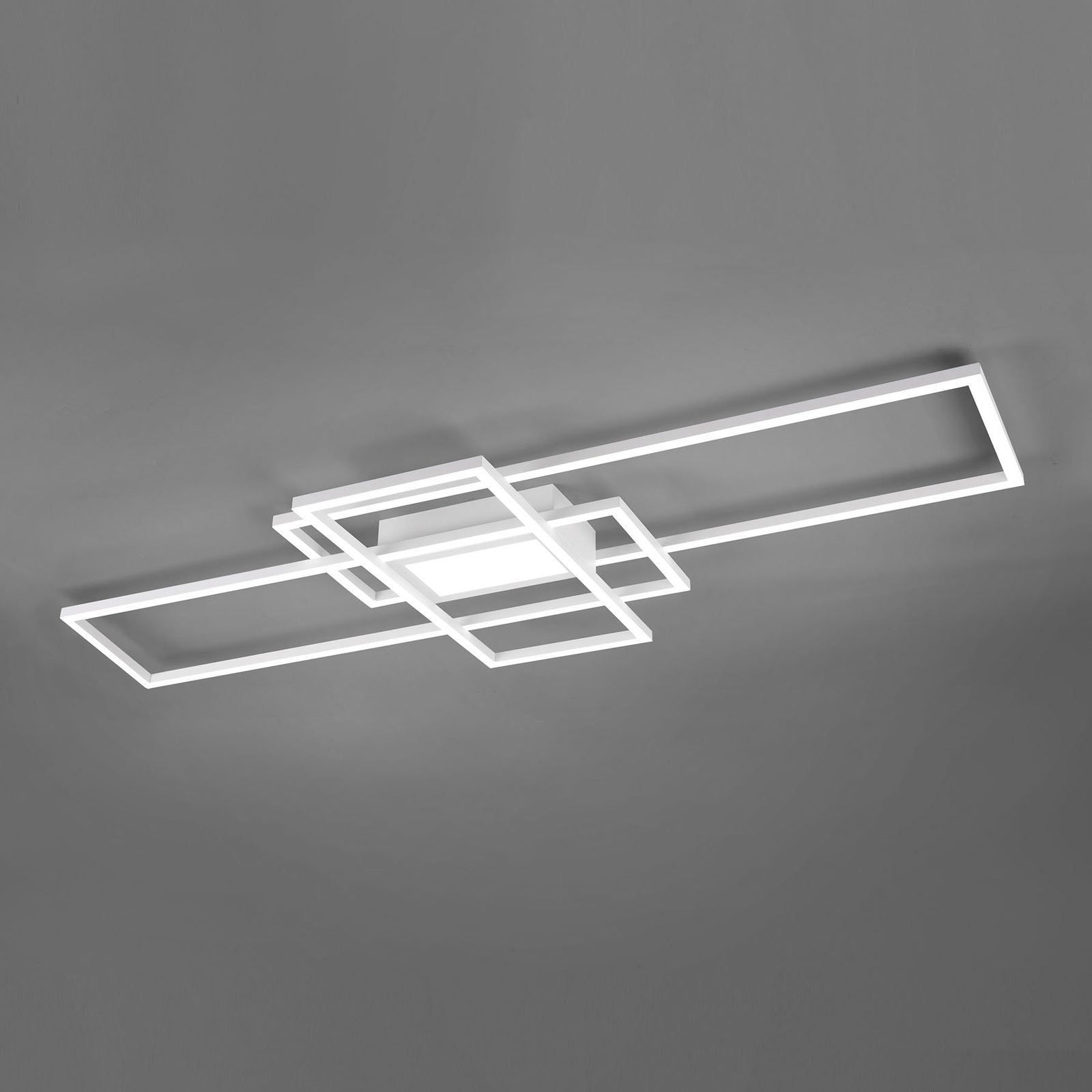 Nærbilde av LED taklampe Irvine CCT dimbar hvit matt