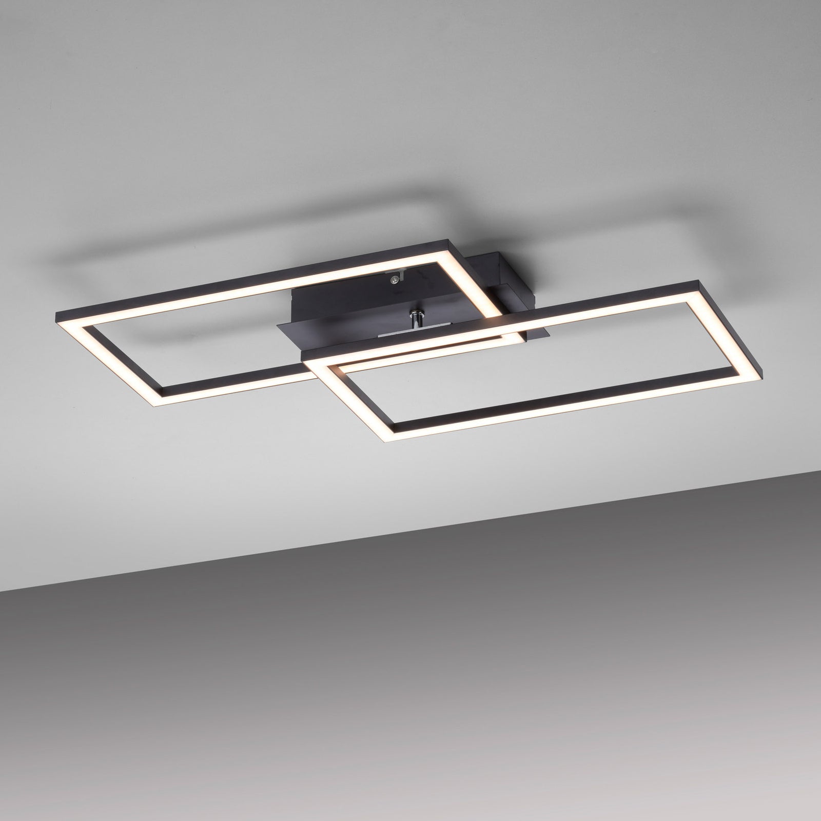 Detalj av LED taklampe Iven dimbar svart aluminium 54x31 cm