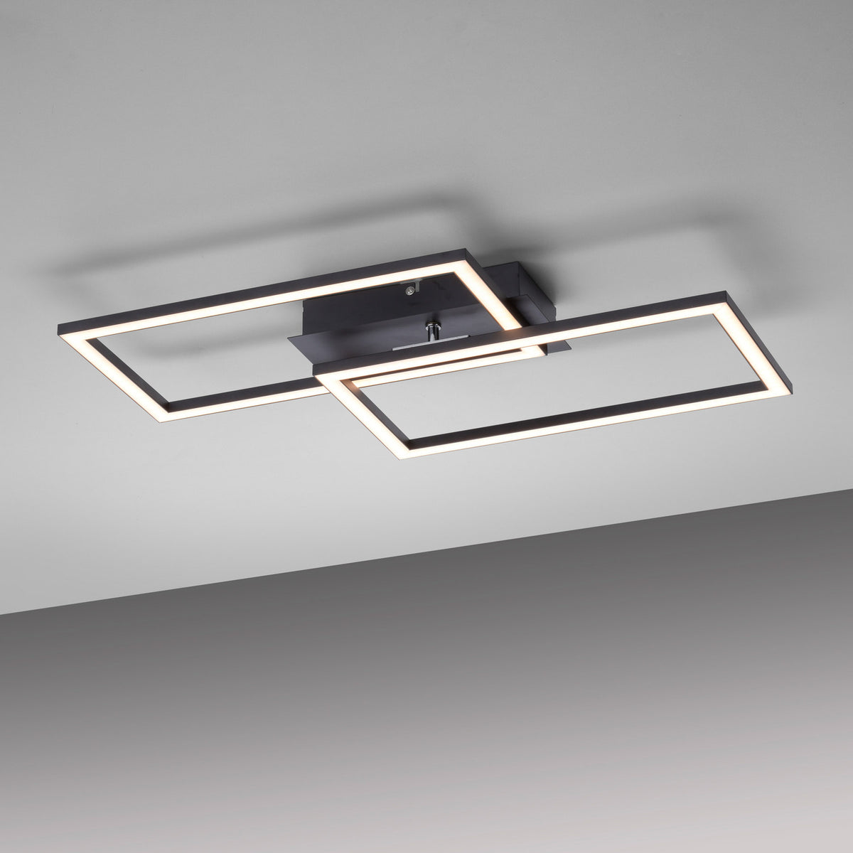 Detalj av LED taklampe Iven dimbar svart aluminium 54x31 cm