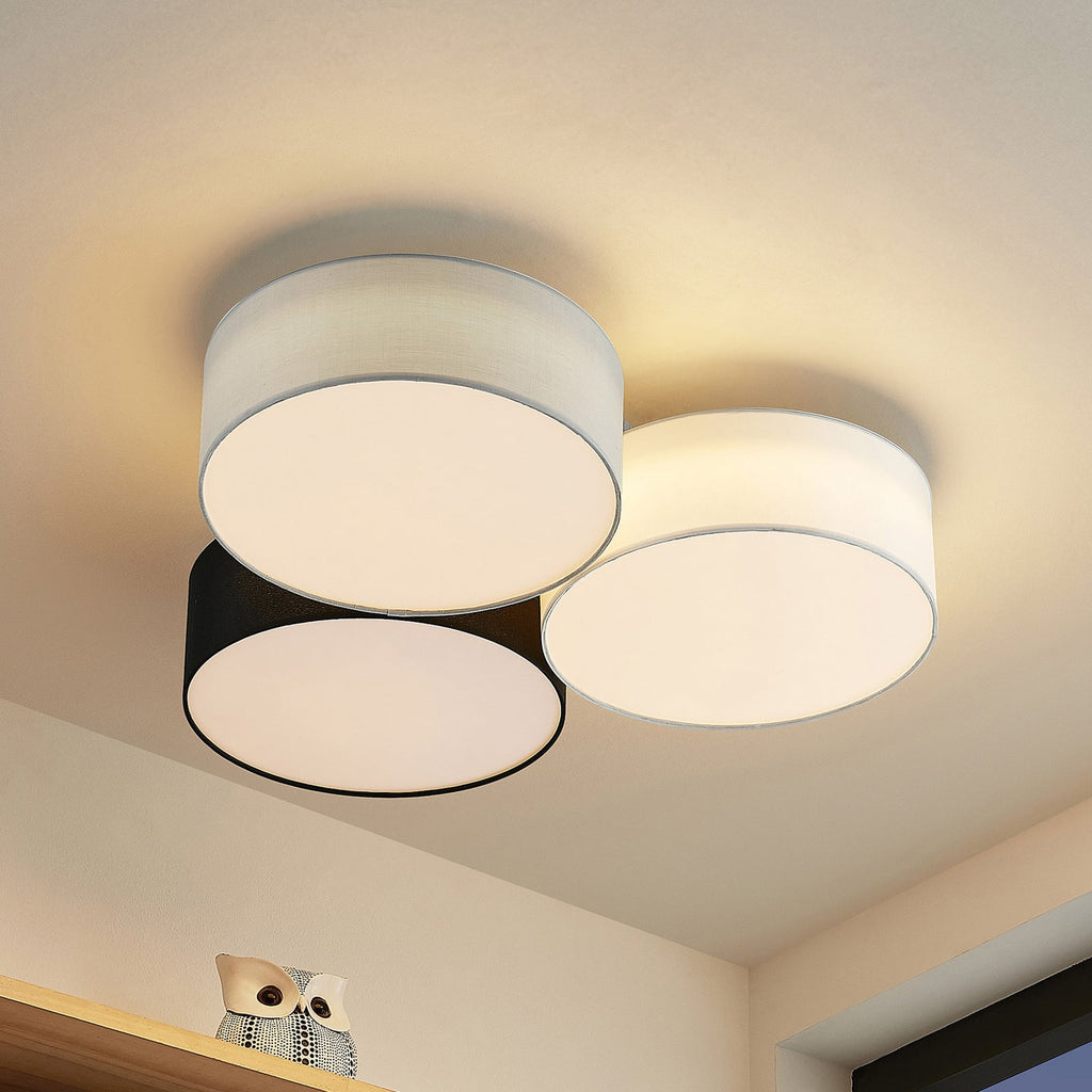 LED taklampe Janita 3-lys tekstil dimbar Ø64,5 cm forfra