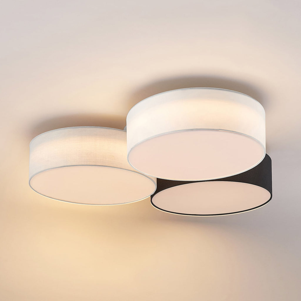 LED taklampe Janita 3-lys tekstil dimbar Ø64,5 cm nærbilde av tekstil