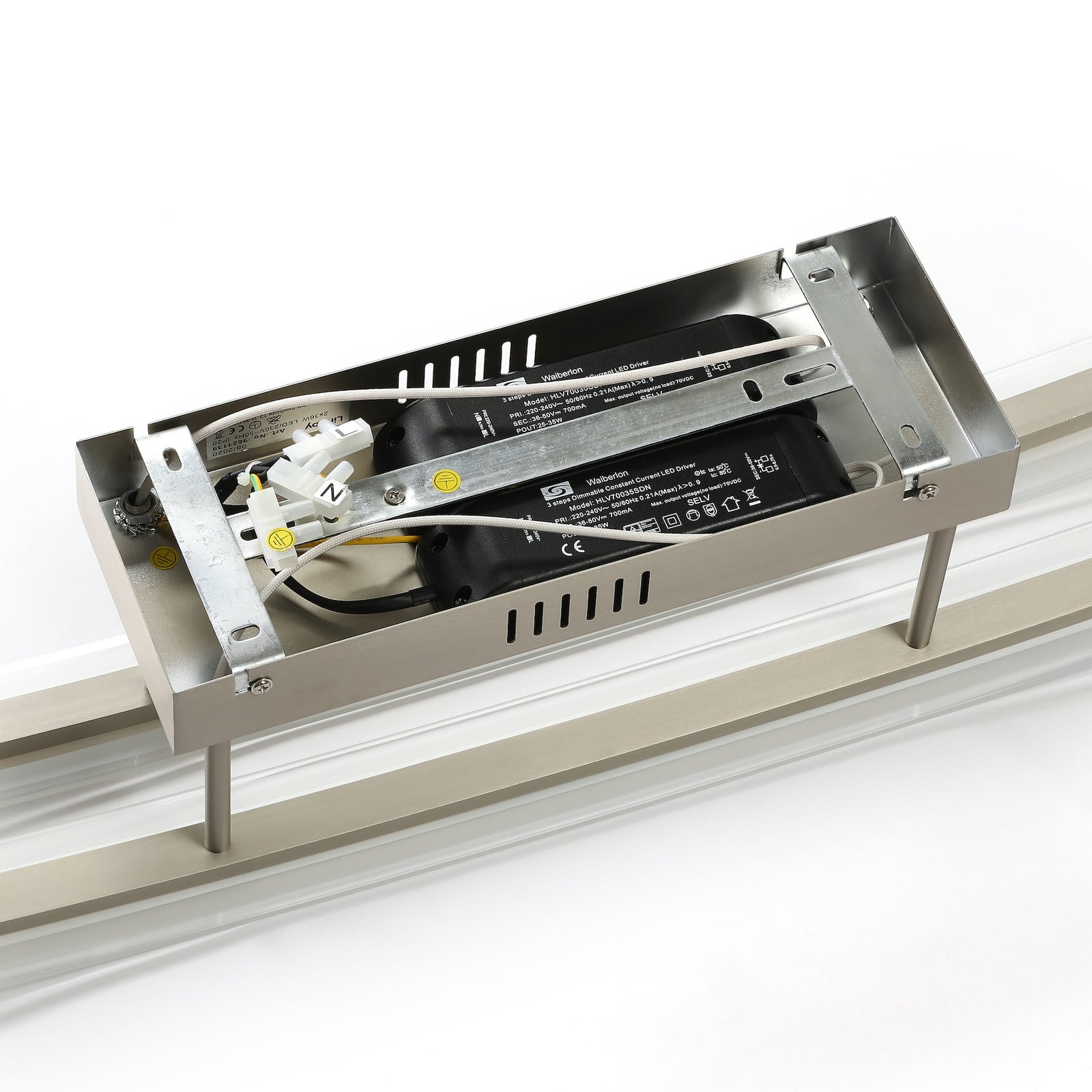 LED taklampe Jarda glass dimbar matt nikkel oversikt over hele lampen