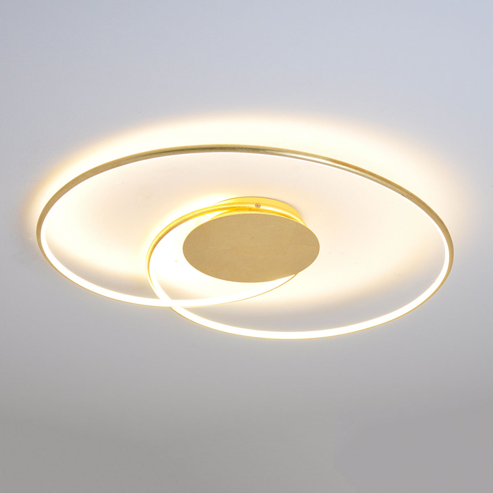 LED taklampe Joline gullfarget metall Ø74 cm forfra