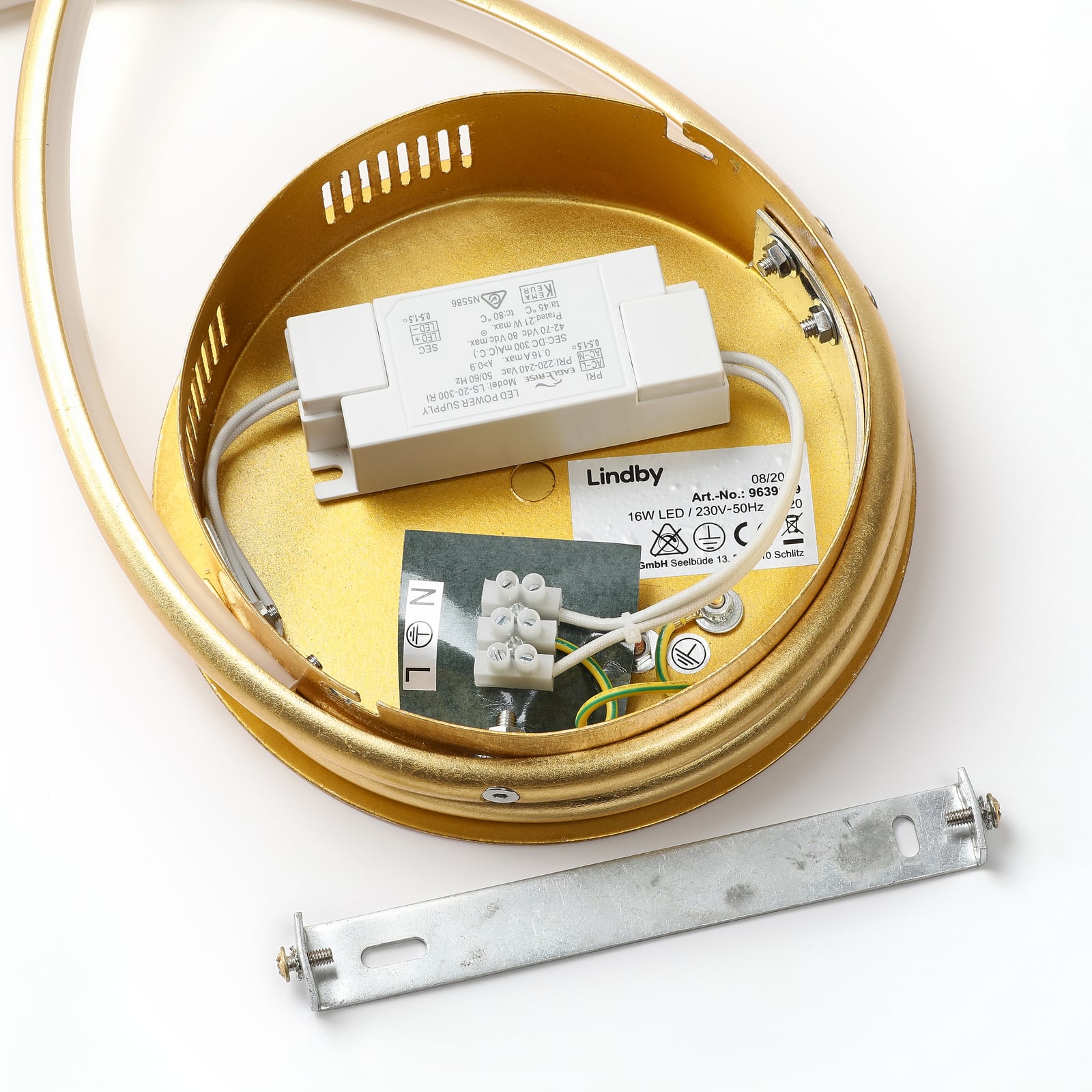LED taklampe Joline gullfarget metall i bruk