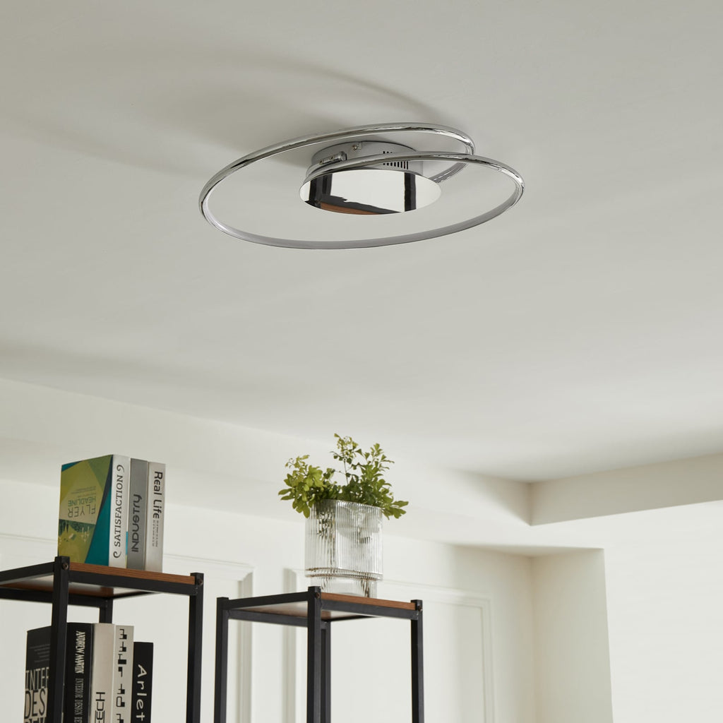 Detalj av LED-taklampe Joline krom/hvit