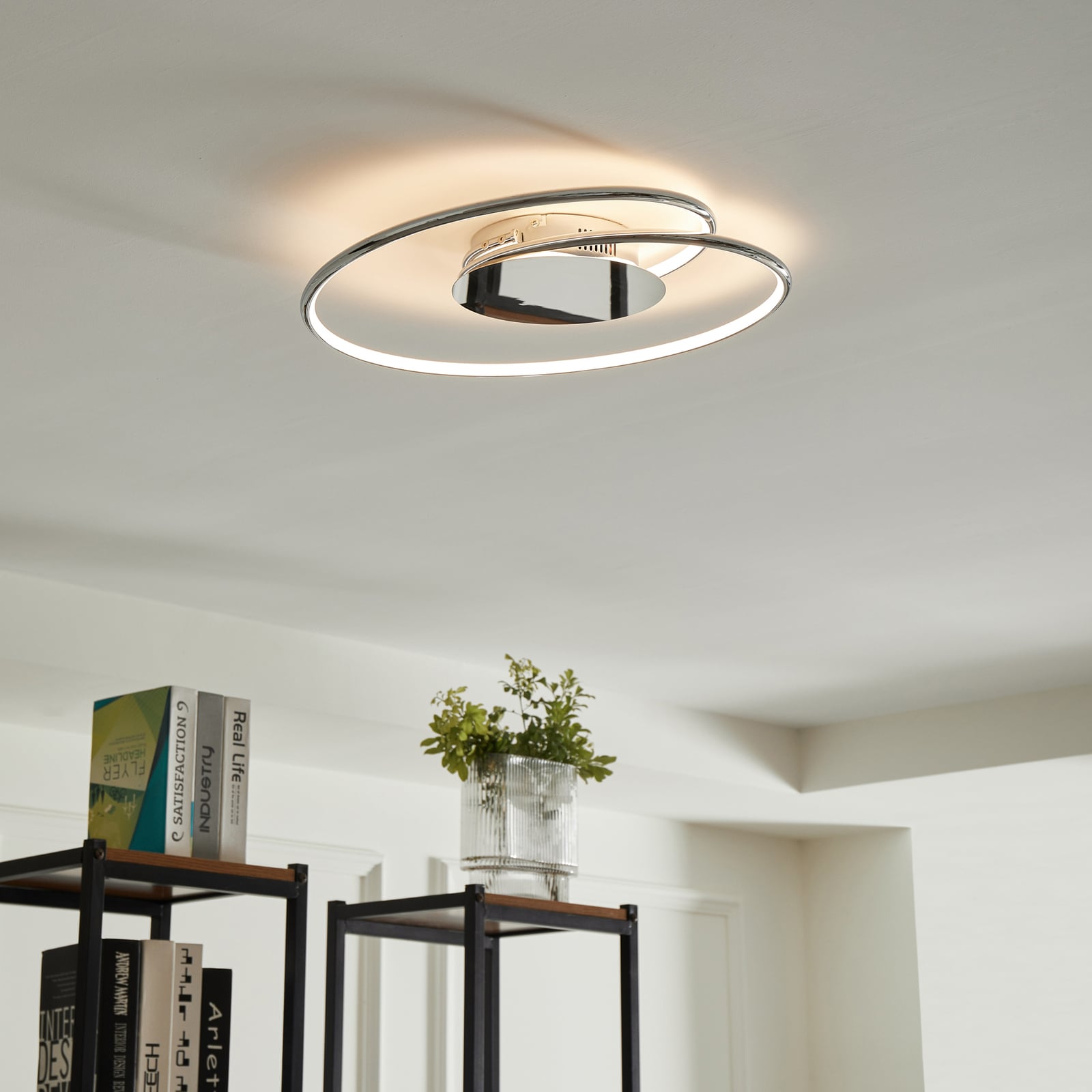 Montering av LED-taklampe Joline krom/hvit