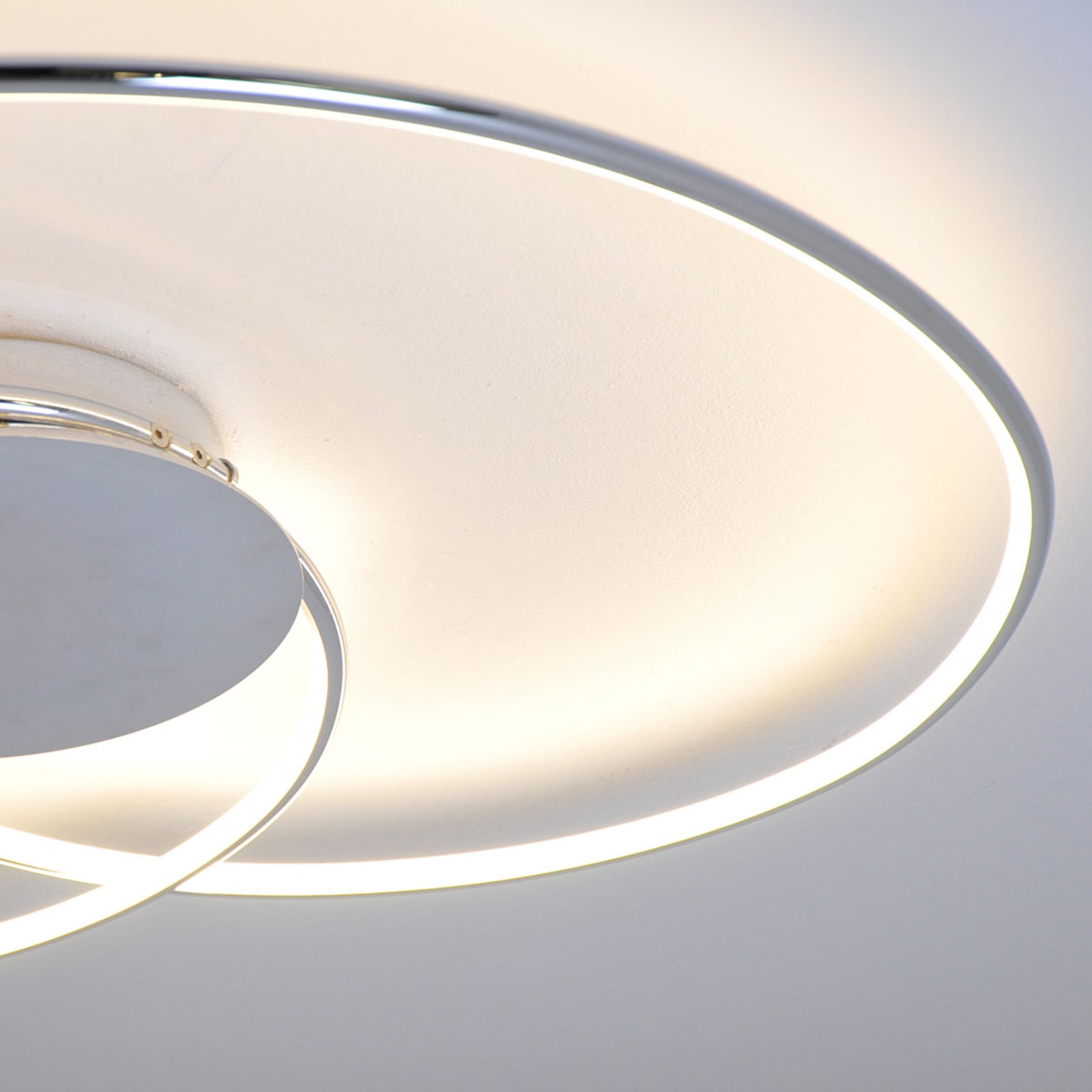 LED taklampe Joline krom/hvit metall Ø74 cm montert i tak