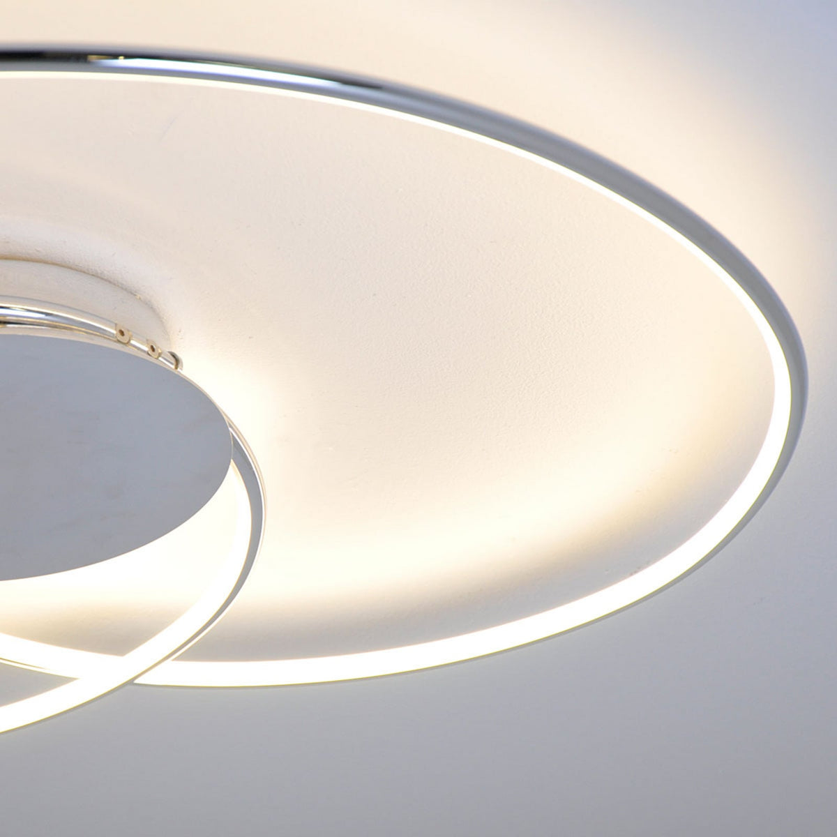 LED taklampe Joline krom/hvit metall Ø74 cm montert i tak
