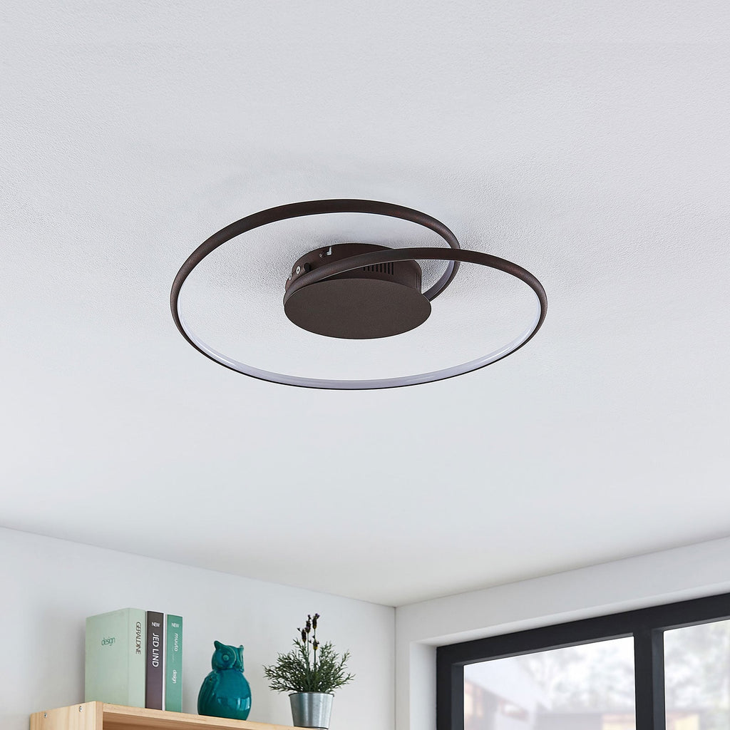 Detalj av LED taklampe Joline spiralform rustfarget Ø45 cm