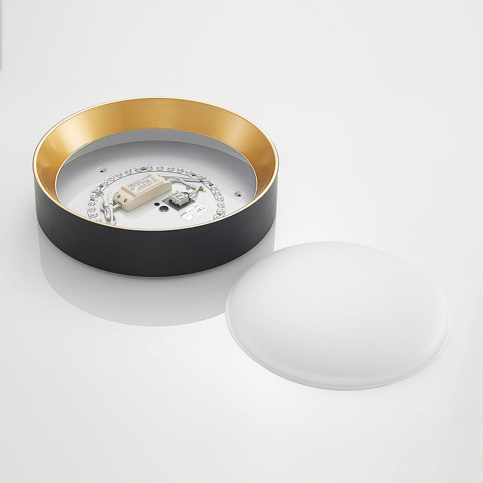 LED taklampe Kambia svart/gull aluminium Ø45 cm i moderne interiør