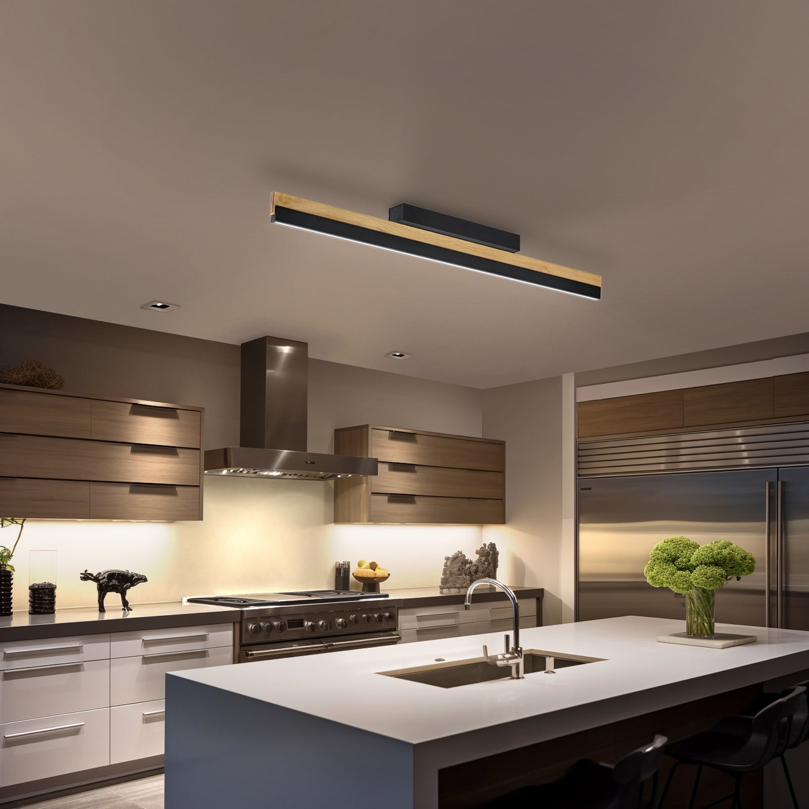 LED taklampe Keijo dimbar eik/svart bakside