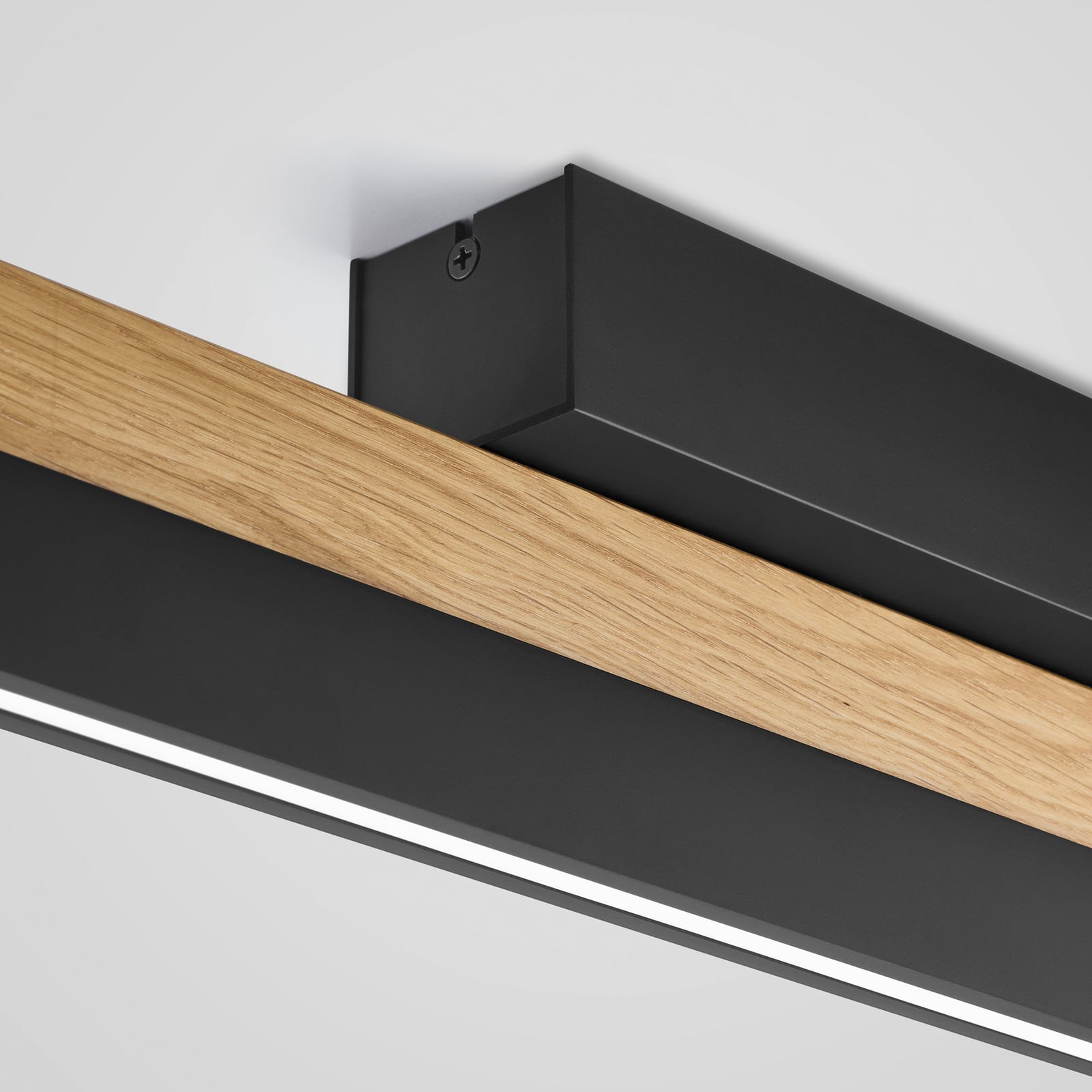 LED taklampe Keijo dimbar eik/svart takfeste