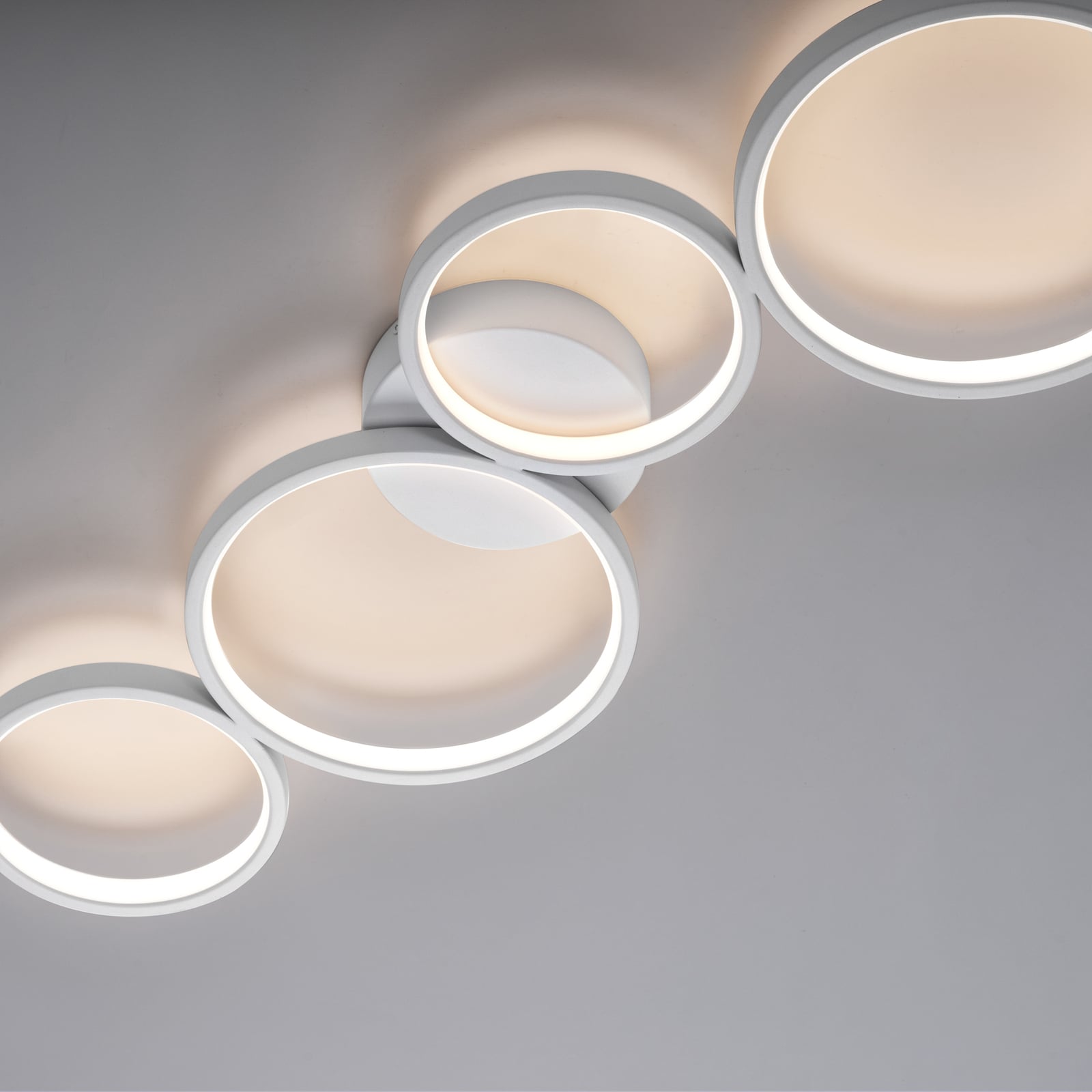 LED taklampe Kiringe dimbar hvit aluminium detalj av materiale