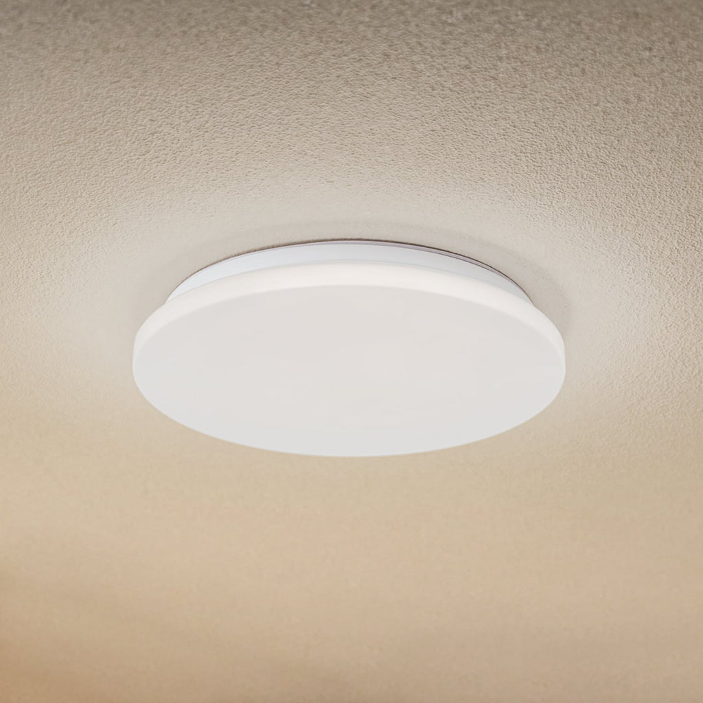 LED taklampe Kirkola med bevegelsessensor forfra