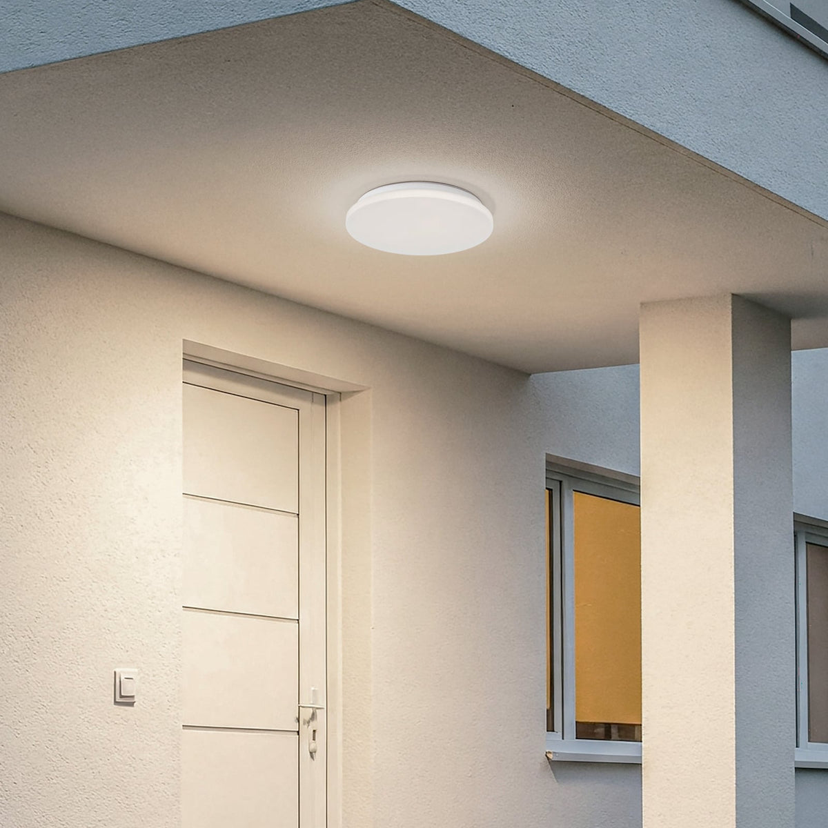 LED taklampe Kirkola med bevegelsessensor bakside