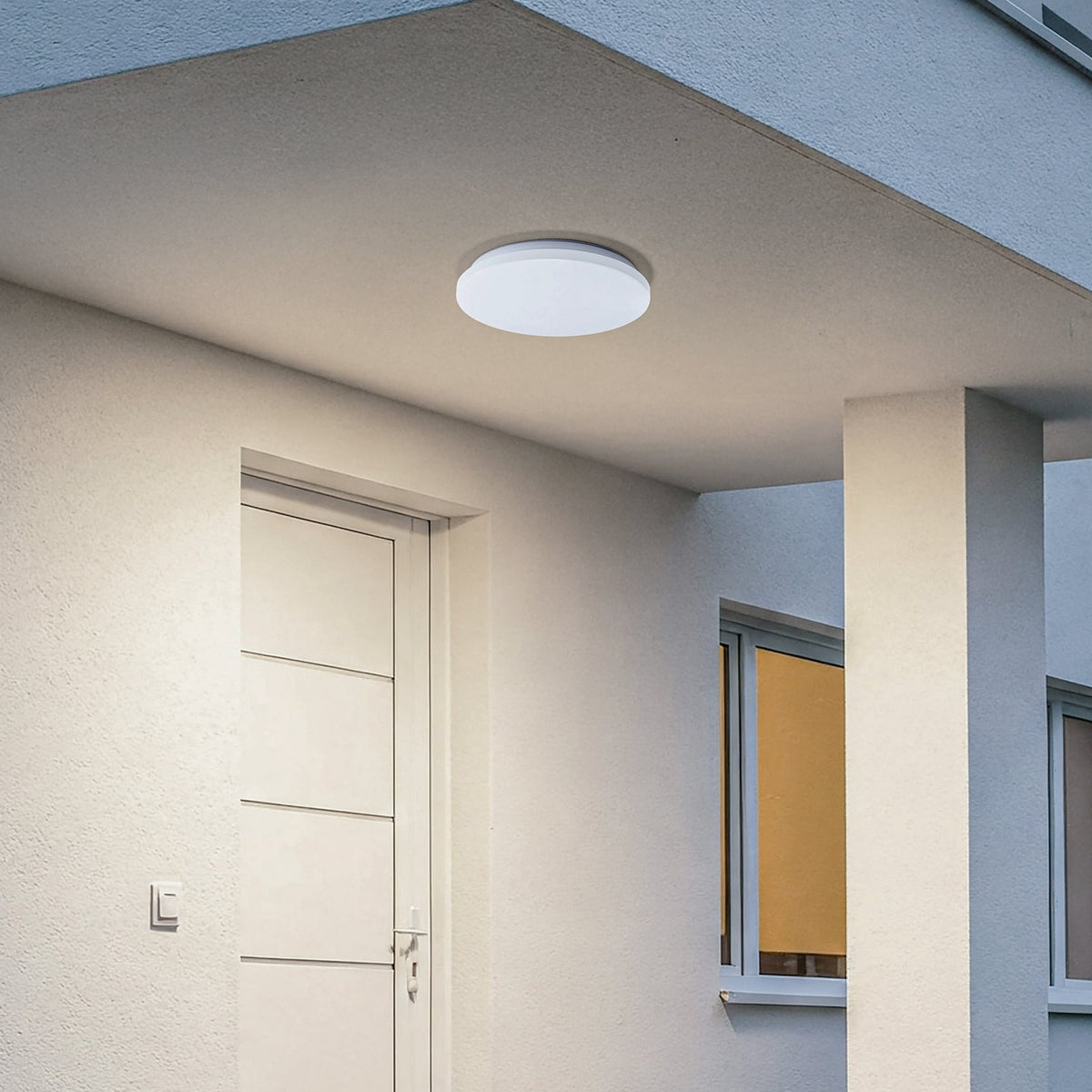 Detalj av bevegelsessensor på LED taklampe Kirkola