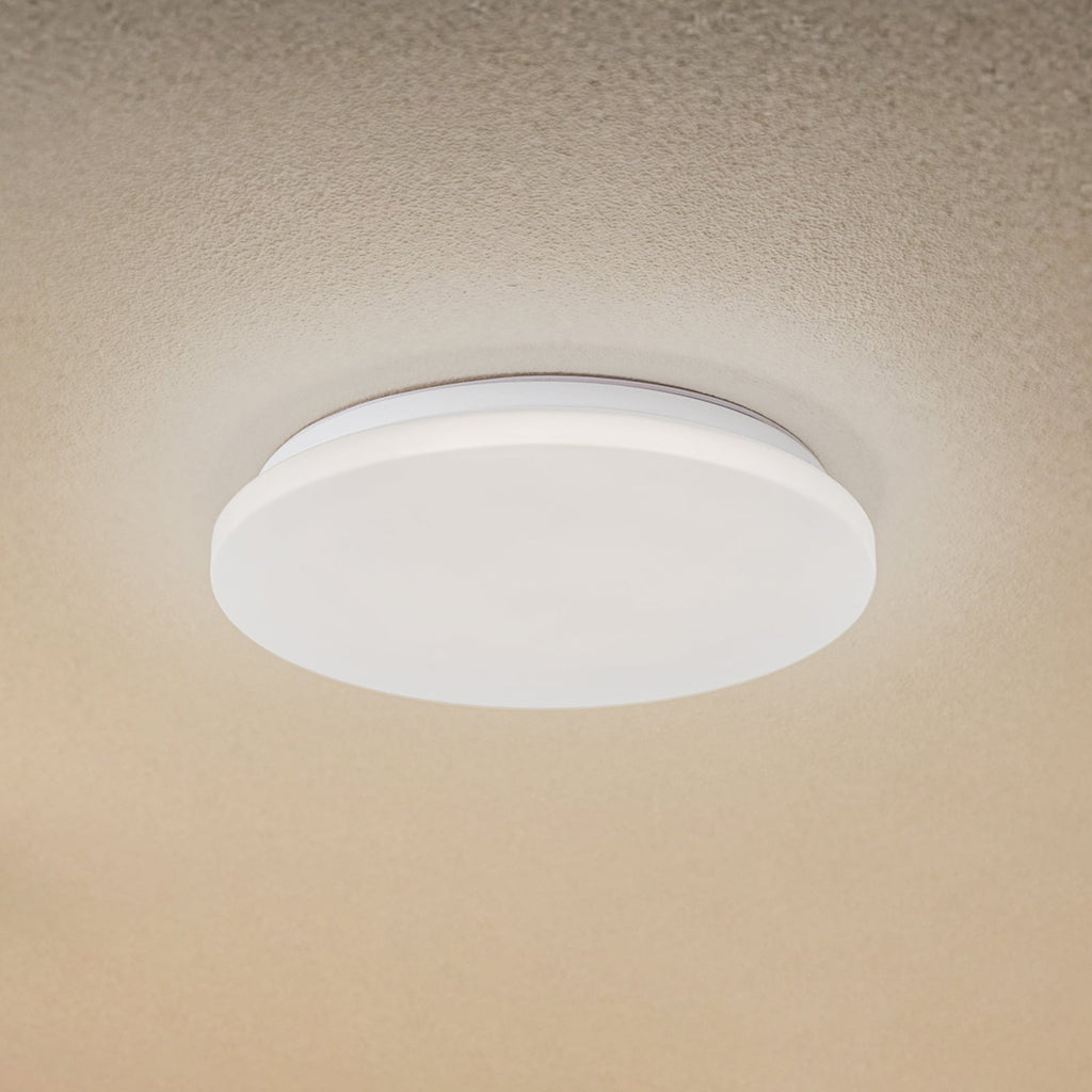 LED taklampe Kirkola med bevegelsessensor foran
