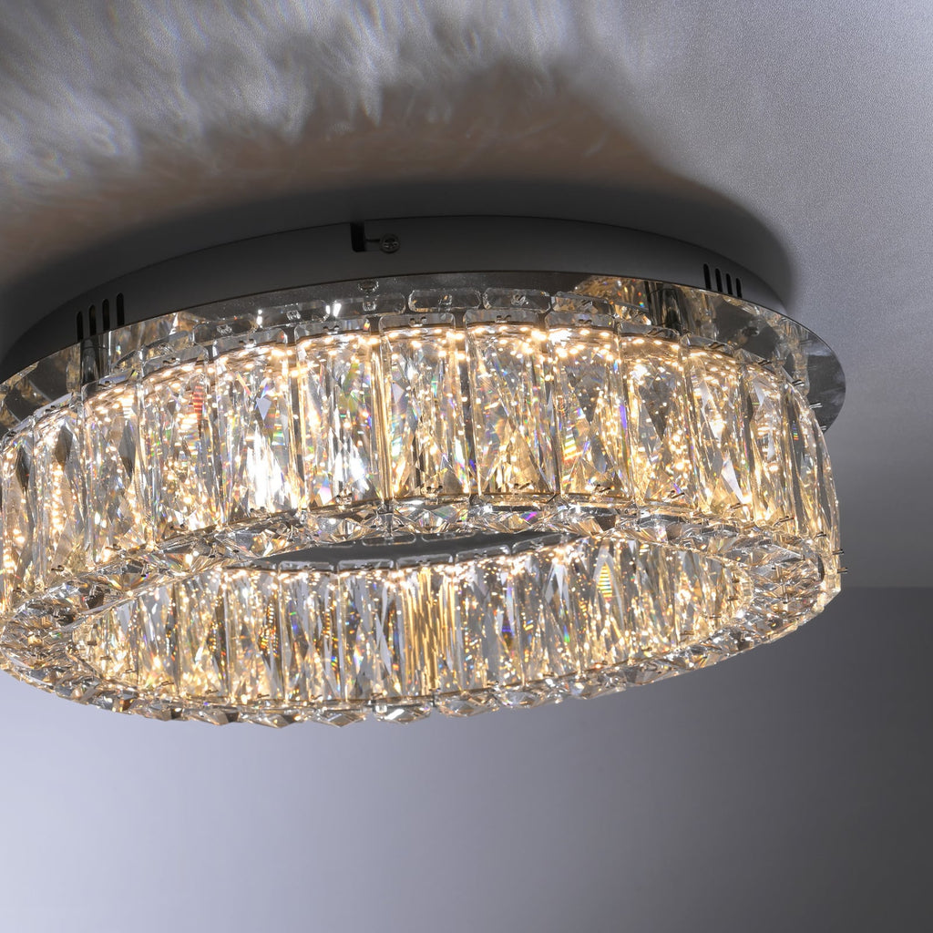 Nærbilde av krystallglass på LED taklampe Kulunka krom dimbar