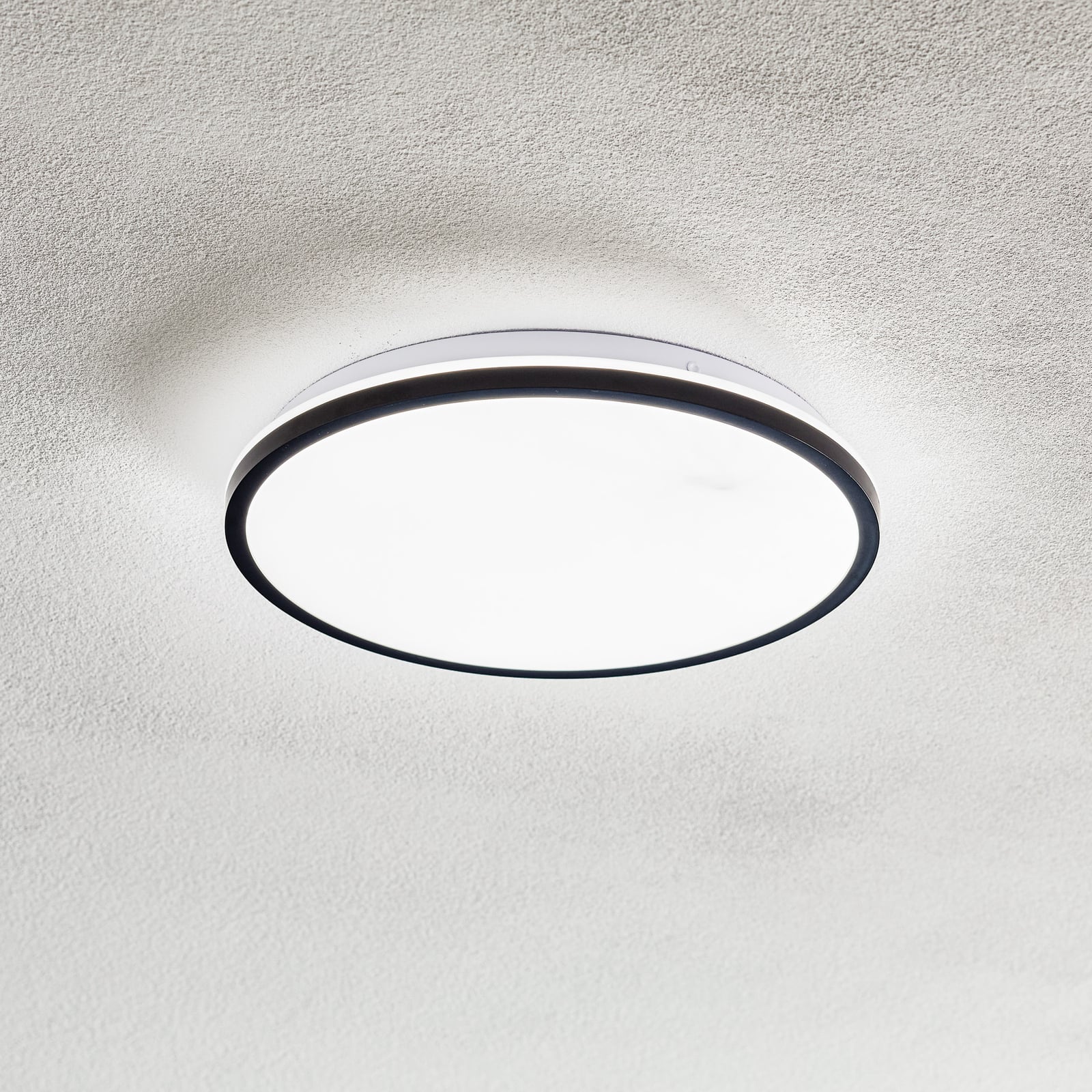 LED taklampe Lana med baklyseffekt svart Ø28 cm forfra