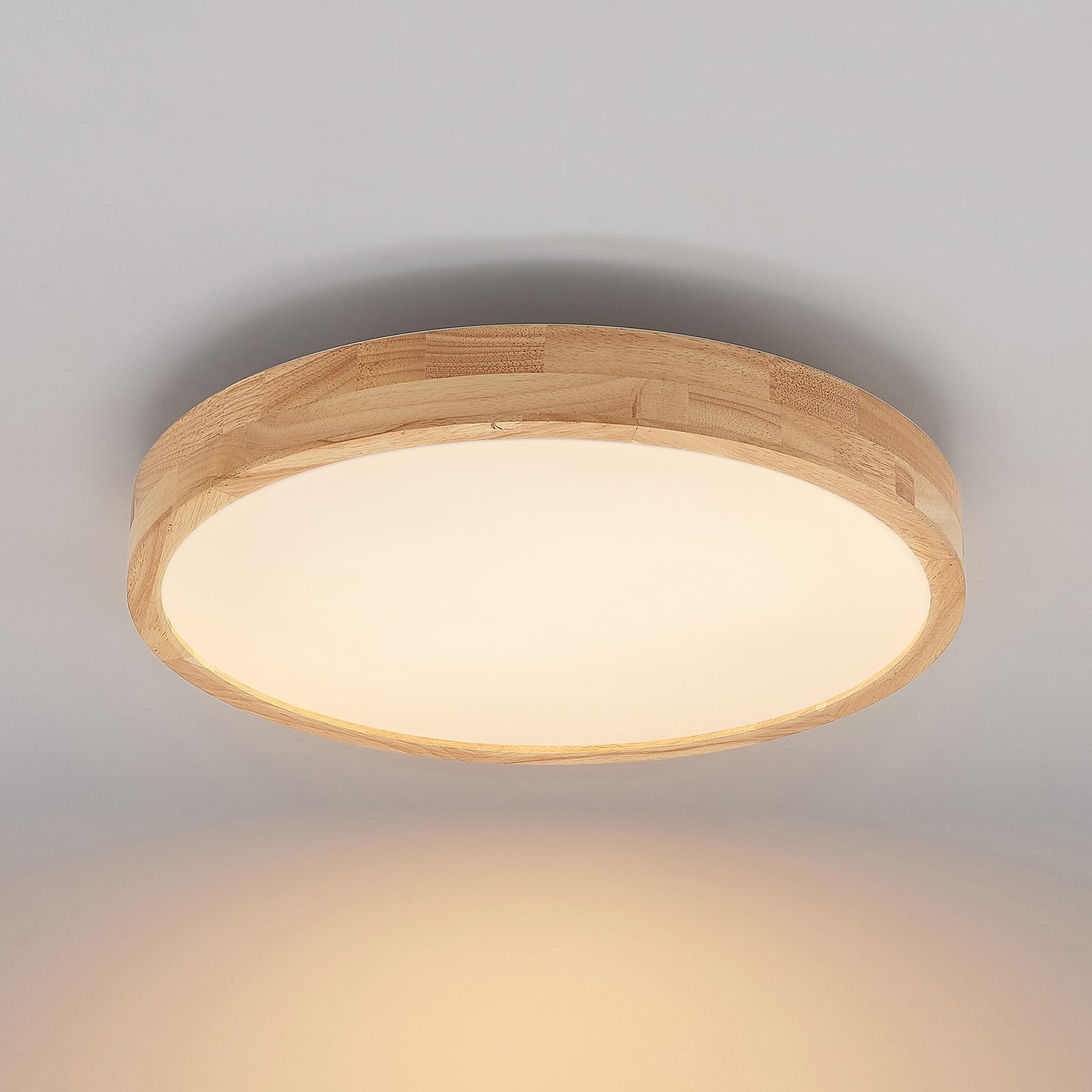 LED taklampe Lanira eik/akryl dimbar CCT Ø50 cm 29W nærbilde av akryl