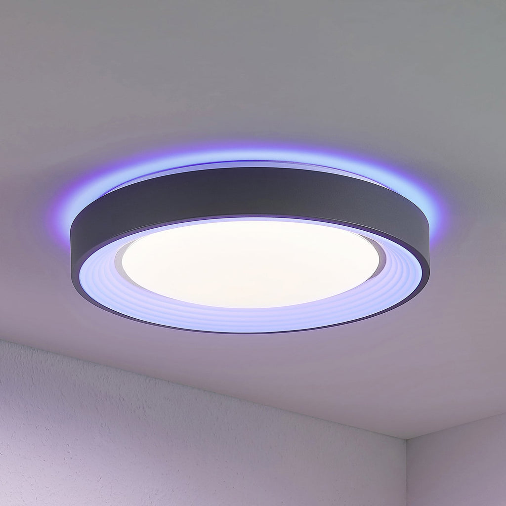 LED taklampe Lindum RGB CCT dimbar med fjernkontroll forfra