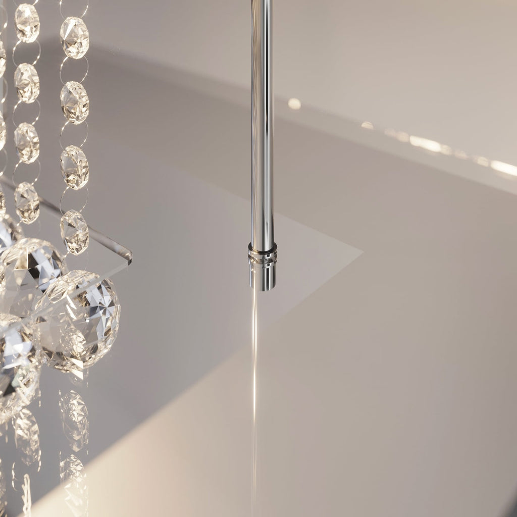 LED taklampe Lisandra krystallglass krom 42 cm IP44 nærbilde av metallramme
