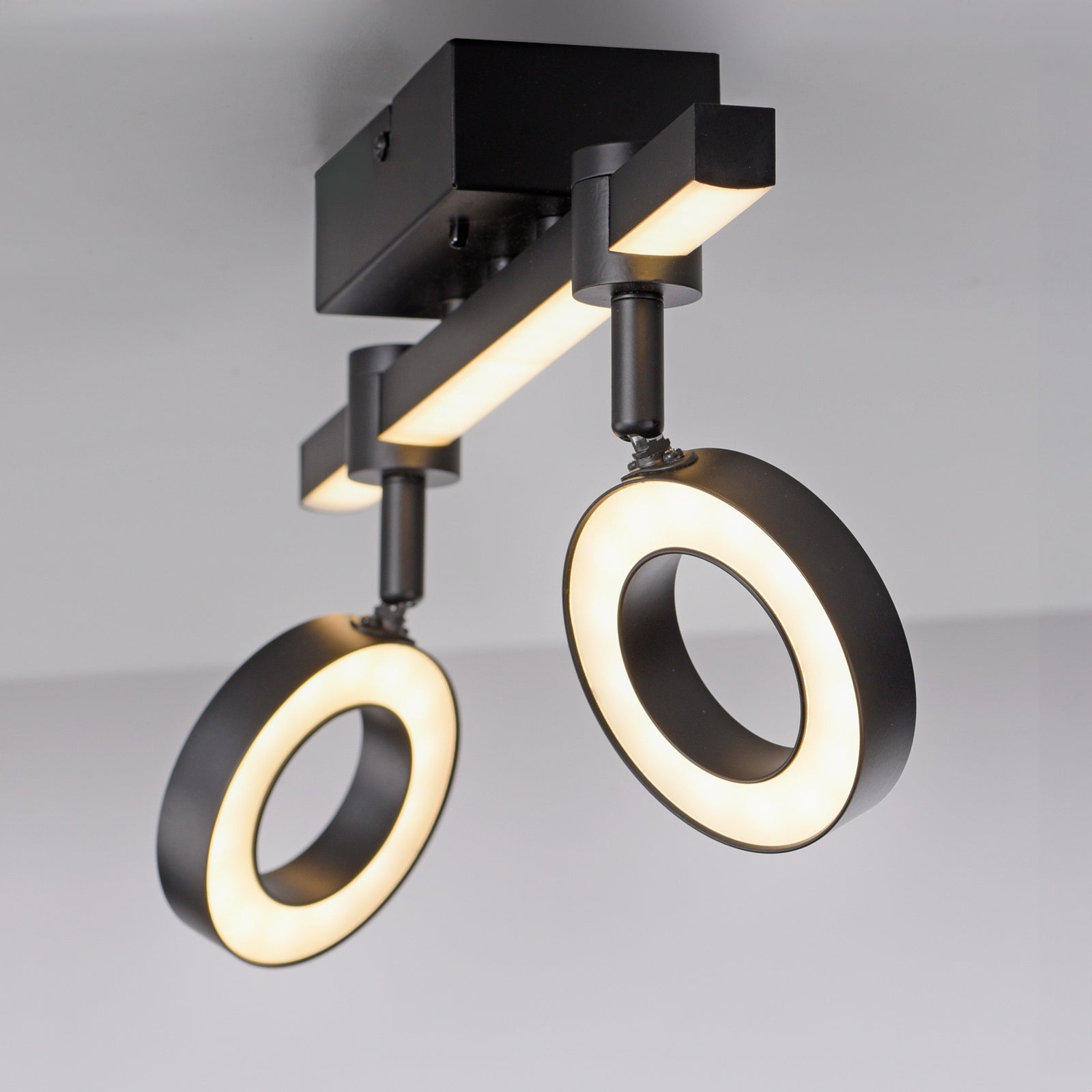 LED taklampe LOLAsmart Bileda 2-lys RGBW svart justerbare lyskilder