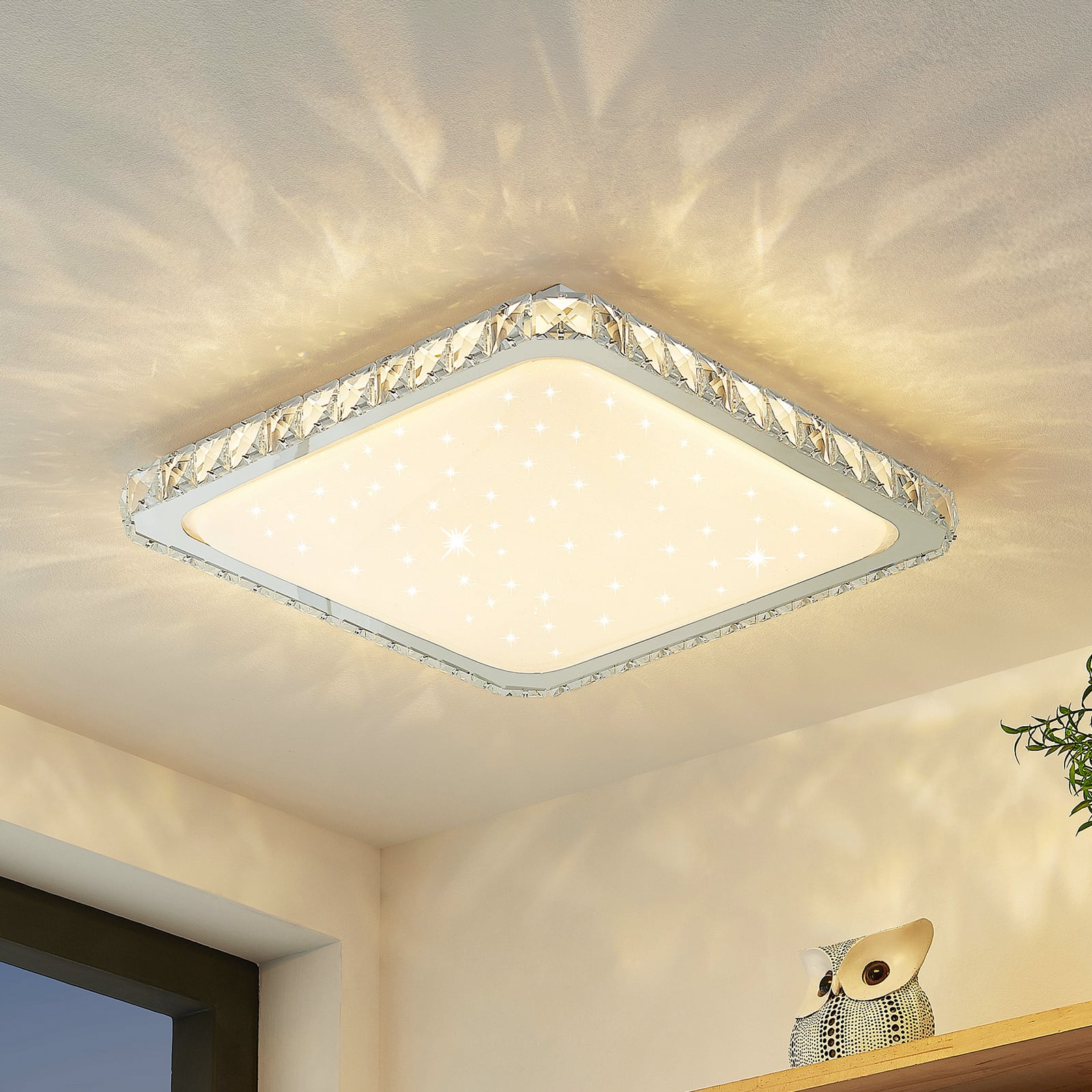 LED taklampe Lorand krystall CCT dimbar med fjernkontroll 42 cm forfra