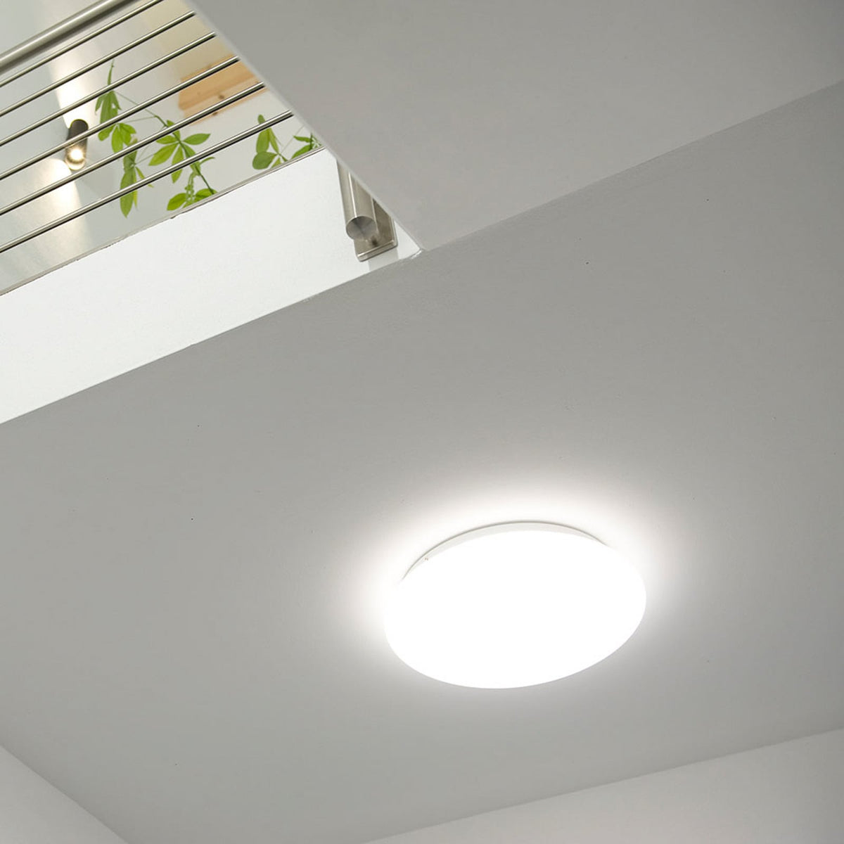 LED taklampe LUNA med bevegelsessensor hvit bakside