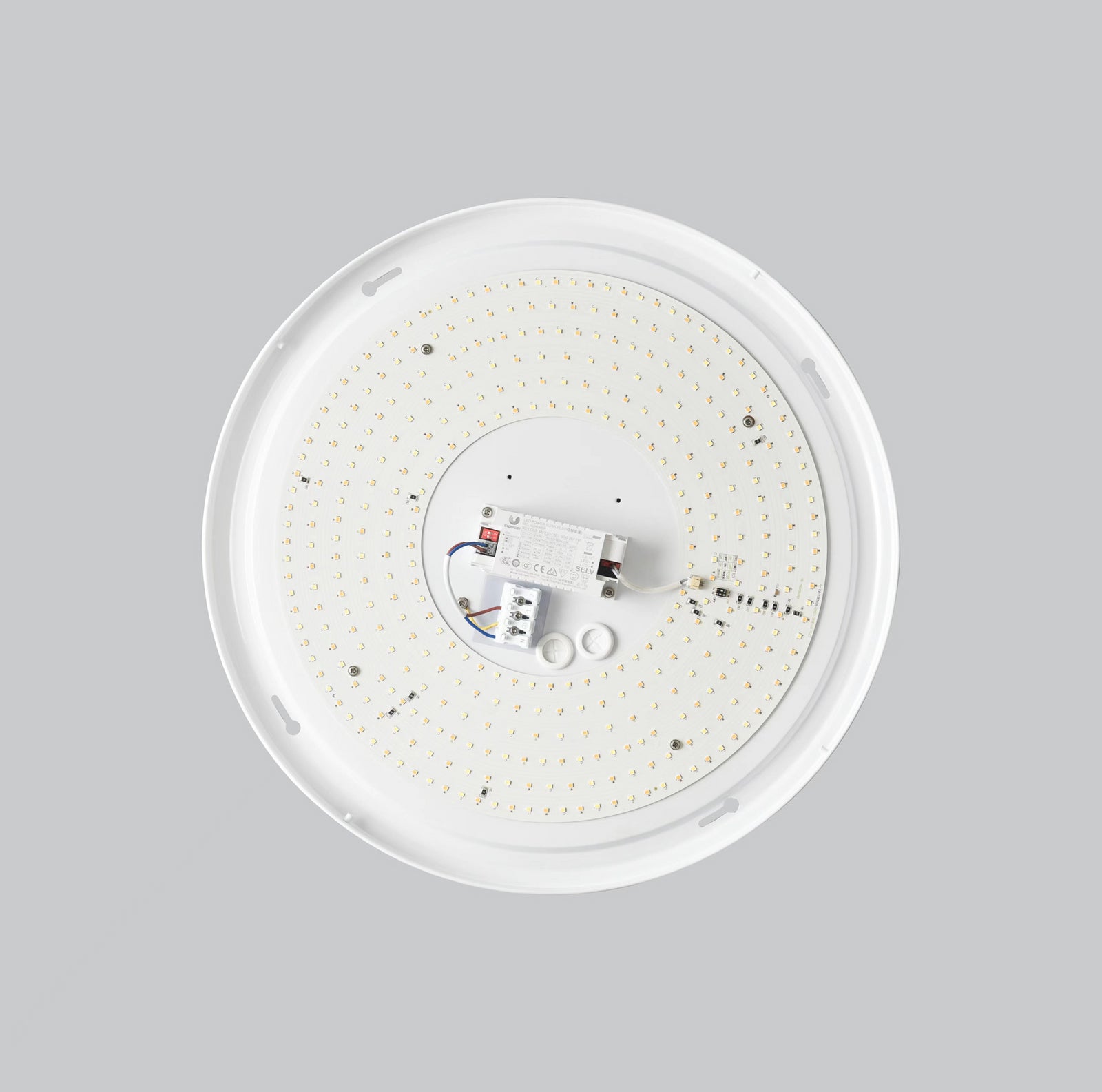 LED taklampe LUNA hvit Ø49 cm montert i rom