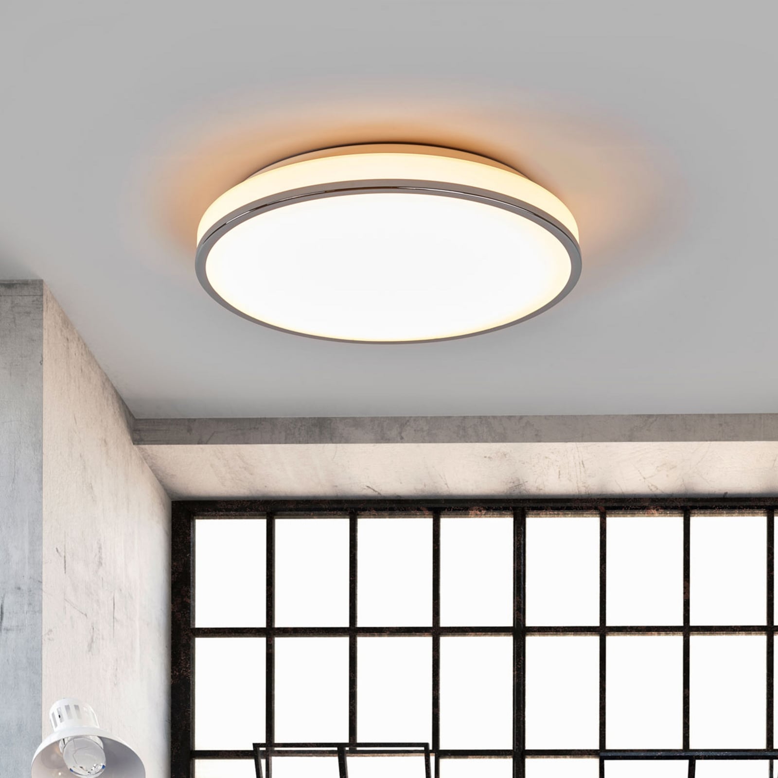 LED taklampe Lyss krom glass Ø40 cm montert på tak