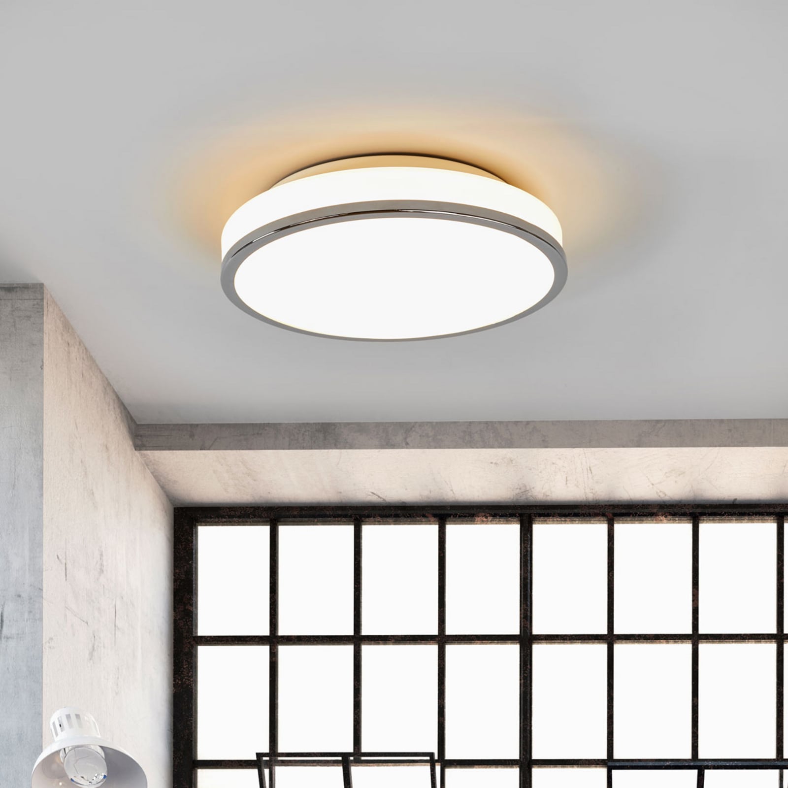 LED-taklampe Lyss krom og glass Ø28 cm IP44 bakside