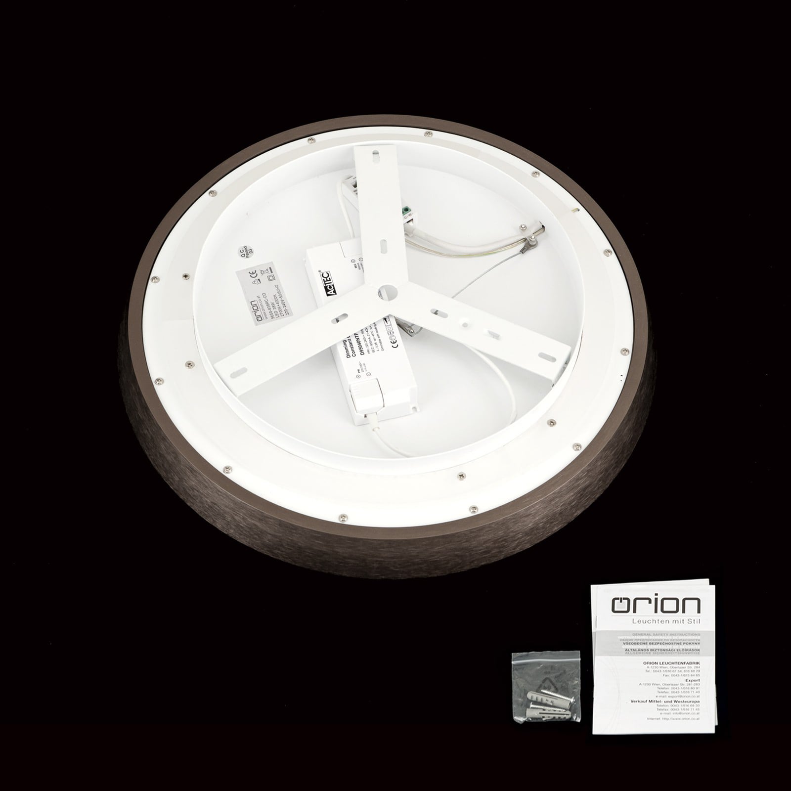 LED taklampe Manta aluminium bronse Ø45 cm installasjon