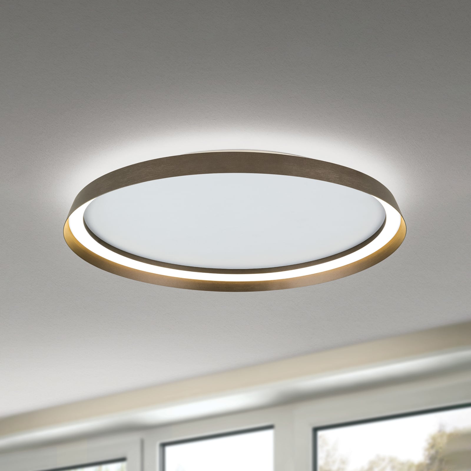 LED taklampe Manta dimbar aluminium bronse Ø60 cm forfra