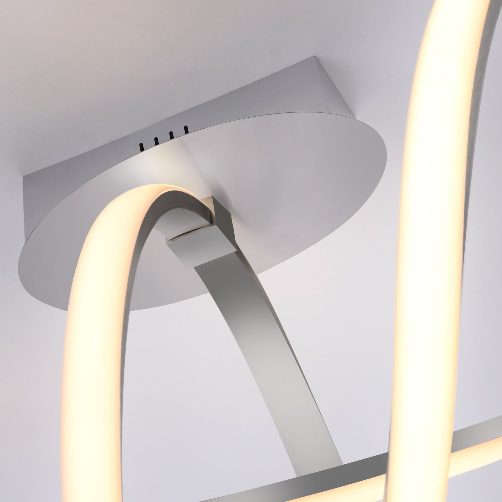 Montert LED taklampe Maria dimbar aluminium i stue
