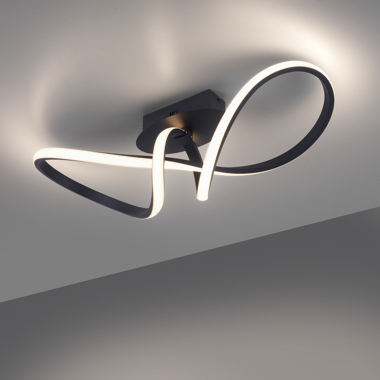 LED taklampe Maria dimbar svart aluminium 61 cm montert i tak