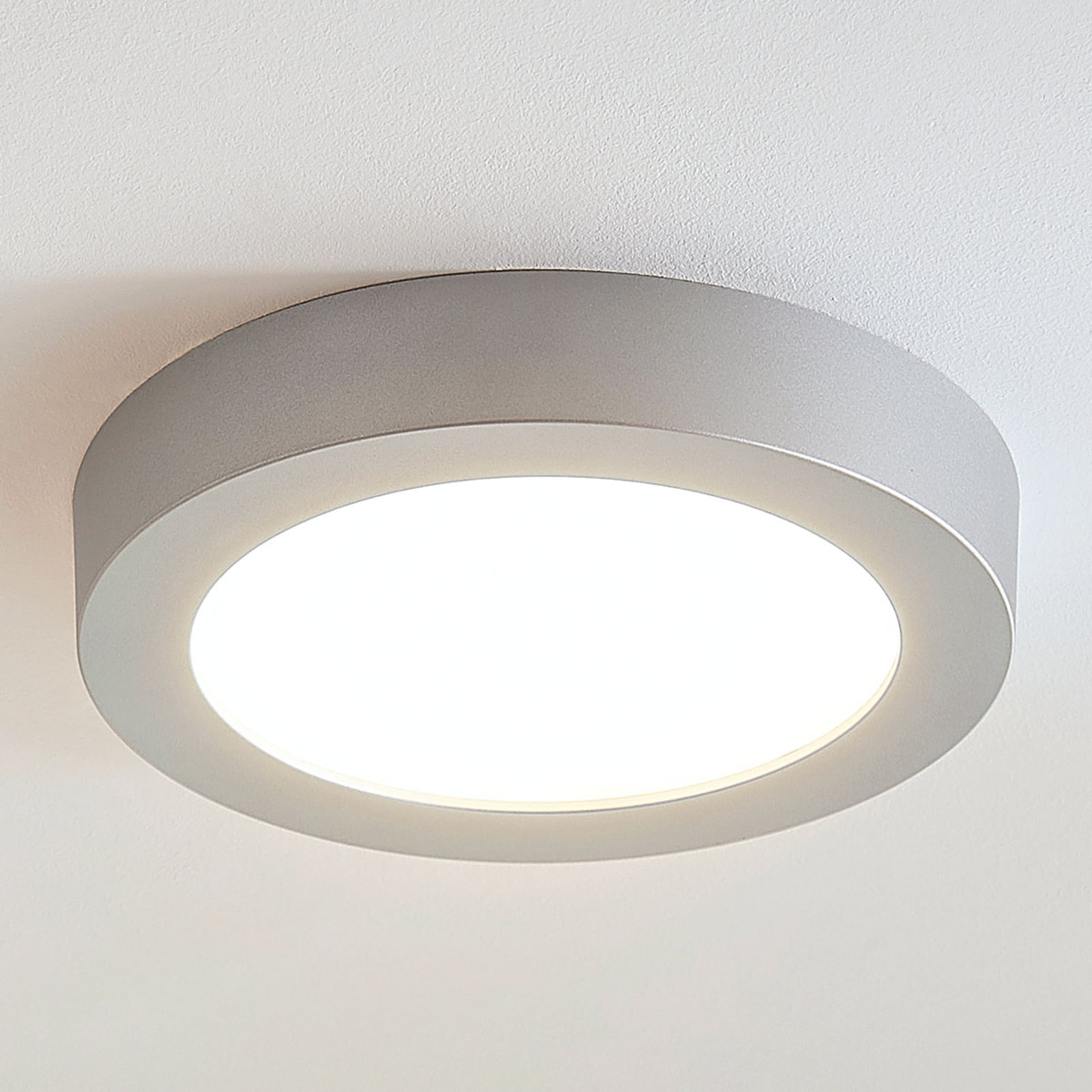 LED taklampe Marlo rund sølv/hvit Ø25,2 cm forfra