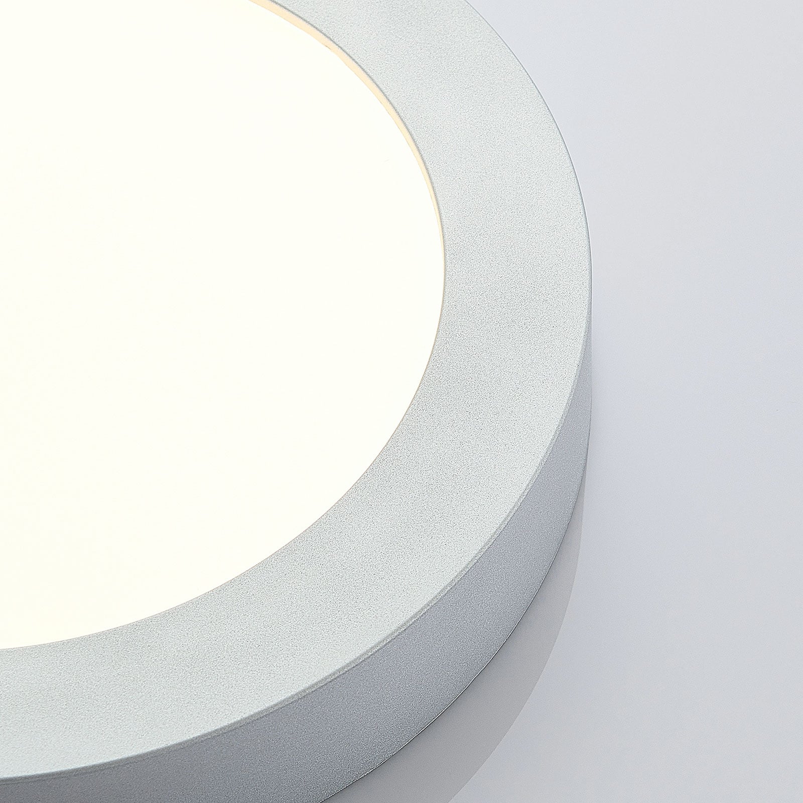 LED taklampe Marlo rund sølv/hvit Ø25,2 cm siden