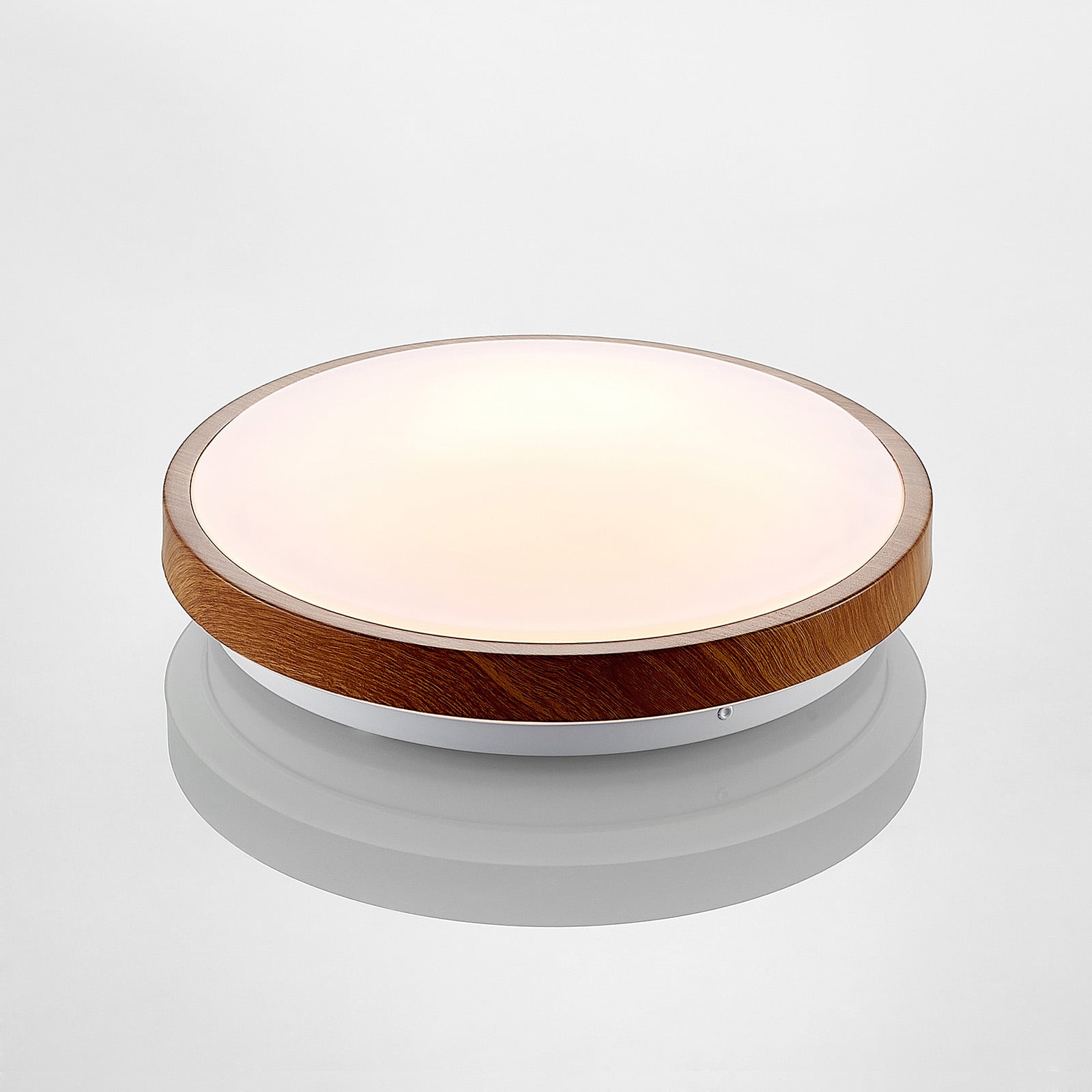 LED taklampe Mendosa med avstand fra vegg