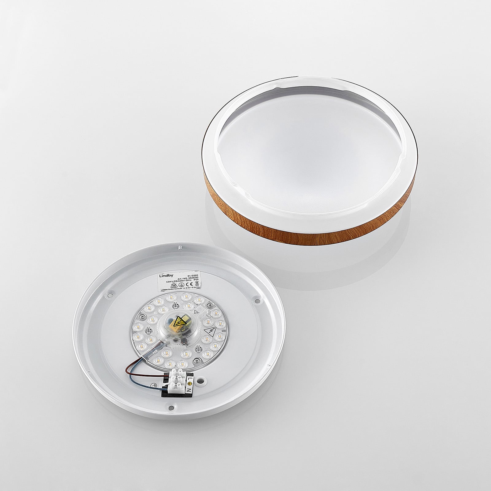 LED taklampe Mendosa sideprofil