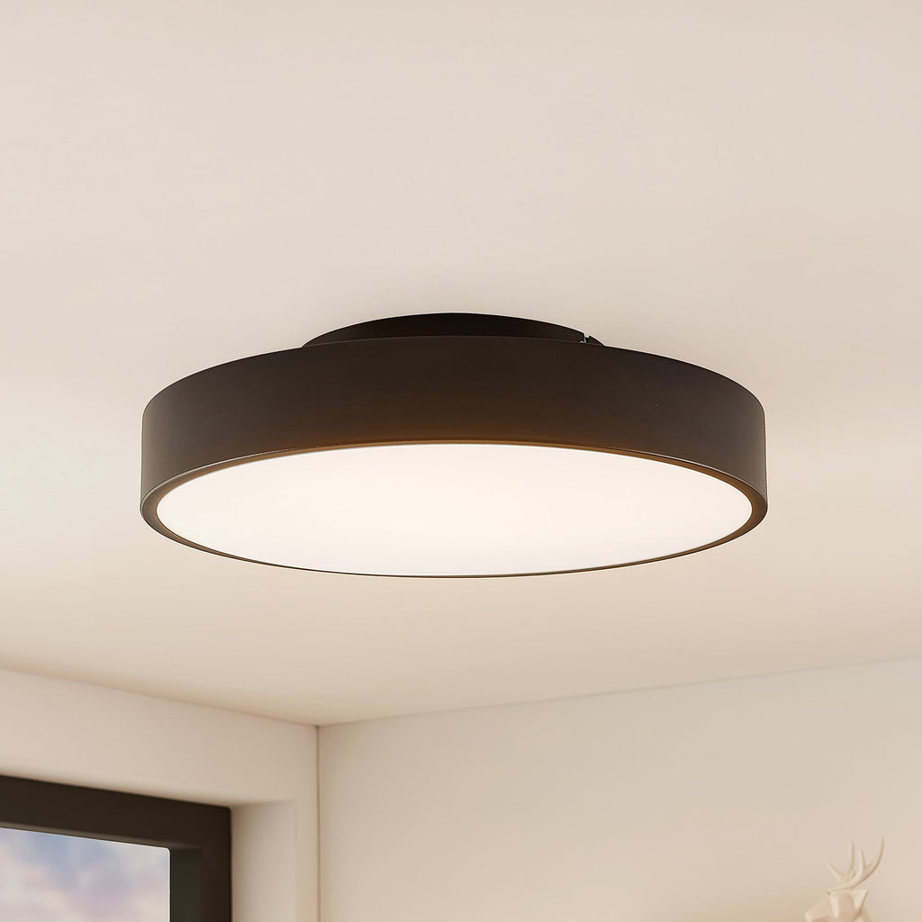 LED taklampe Milada dimbar CCT Ø40 cm svart forfra