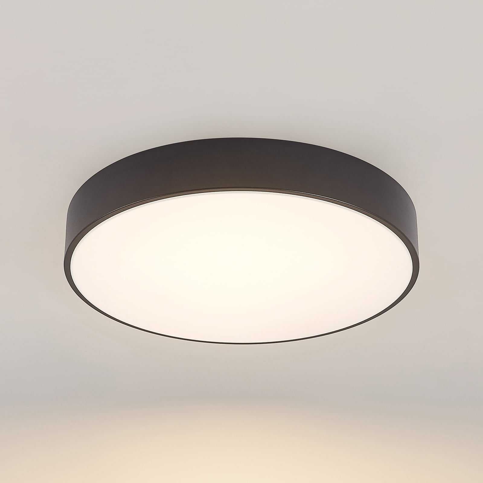 Detalj av LED taklampe Milada dimbar CCT Ø40 cm svart