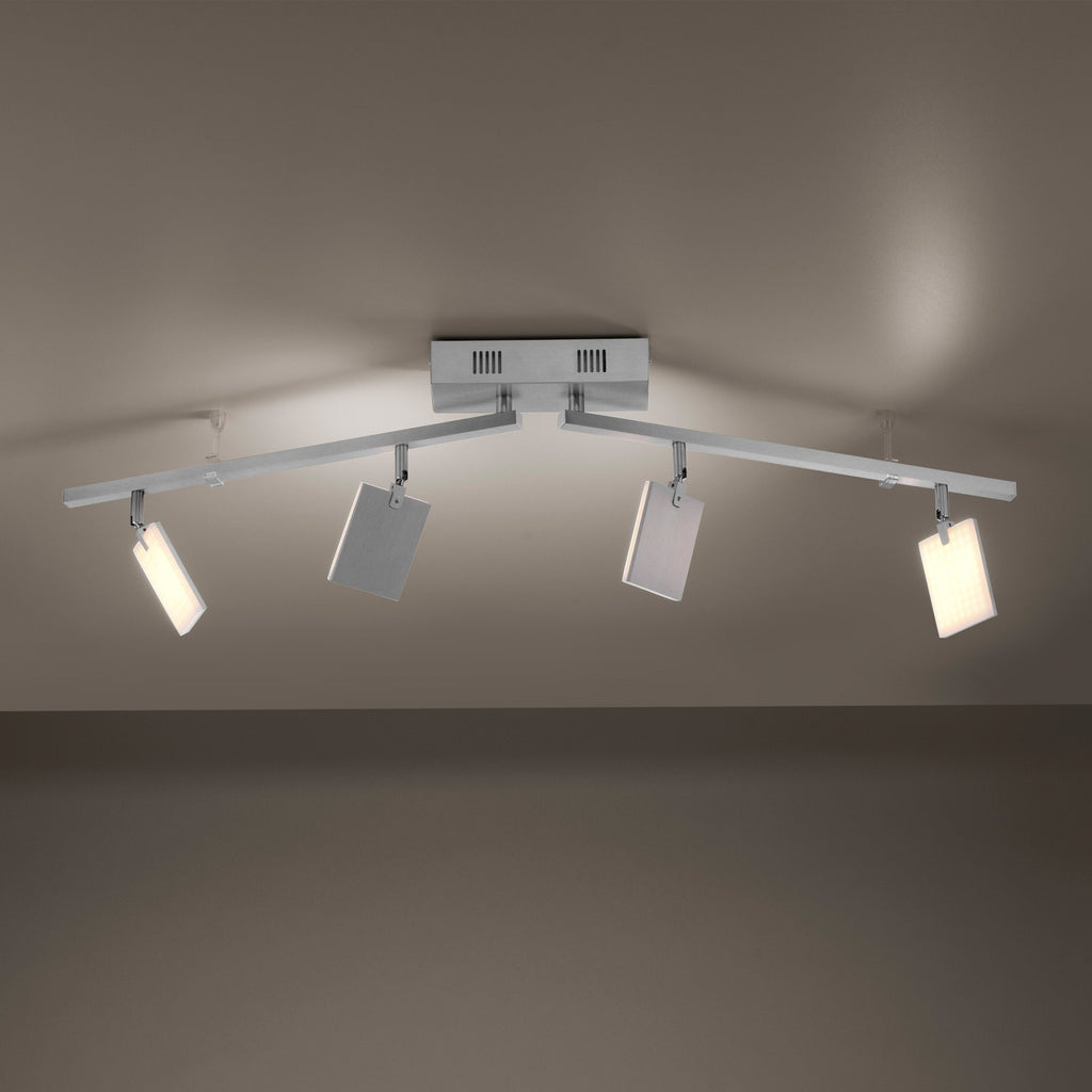 LED taklampe Mira 4-lys CCT dimbar med fjernkontroll 101 cm montert i stue